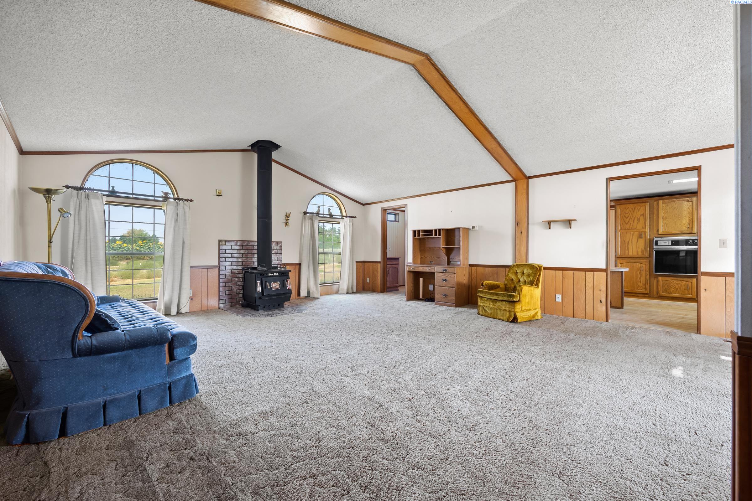 346 Reinken Blvd