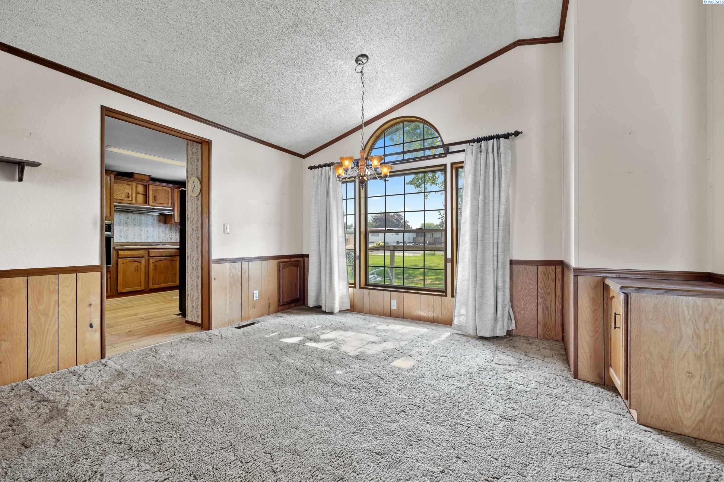346 Reinken Blvd