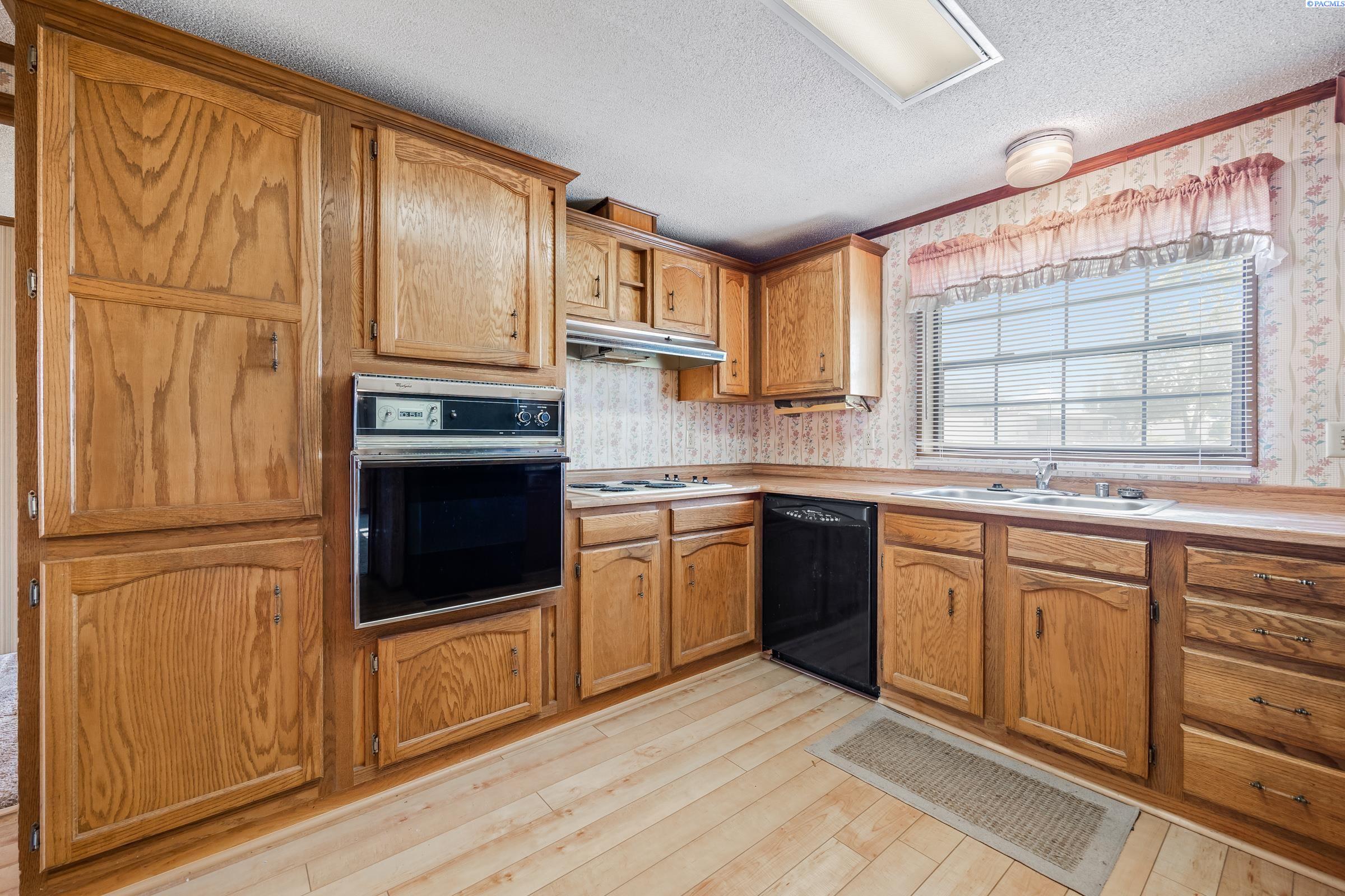 346 Reinken Blvd