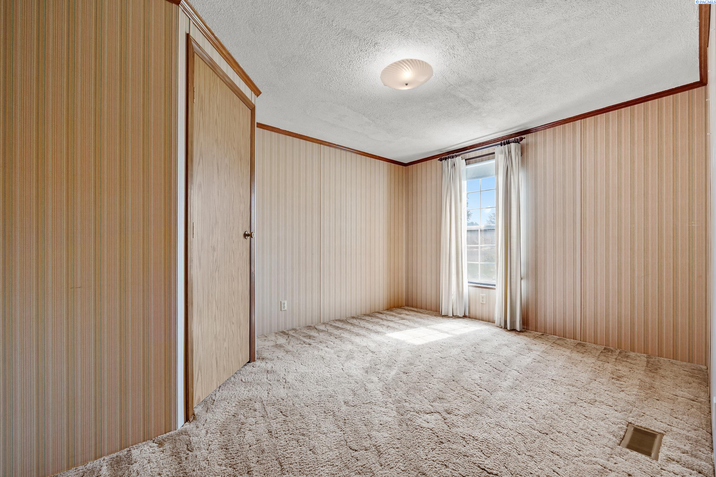 346 Reinken Blvd
