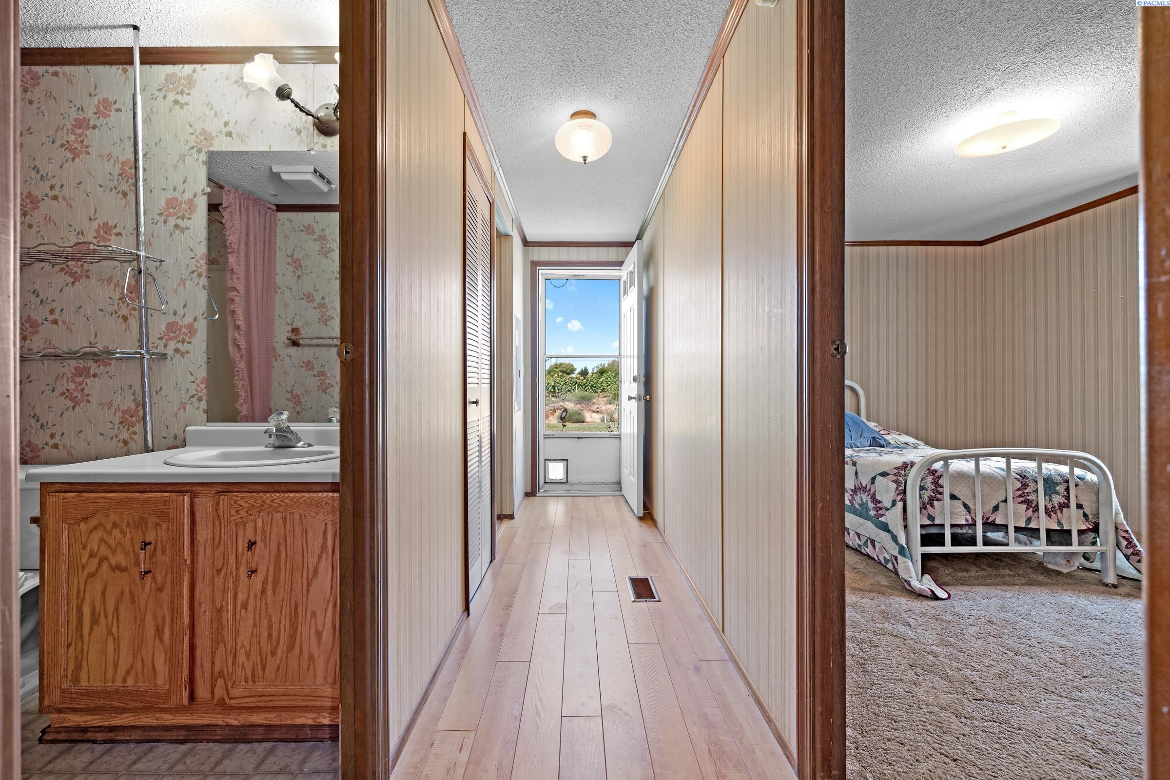 346 Reinken Blvd
