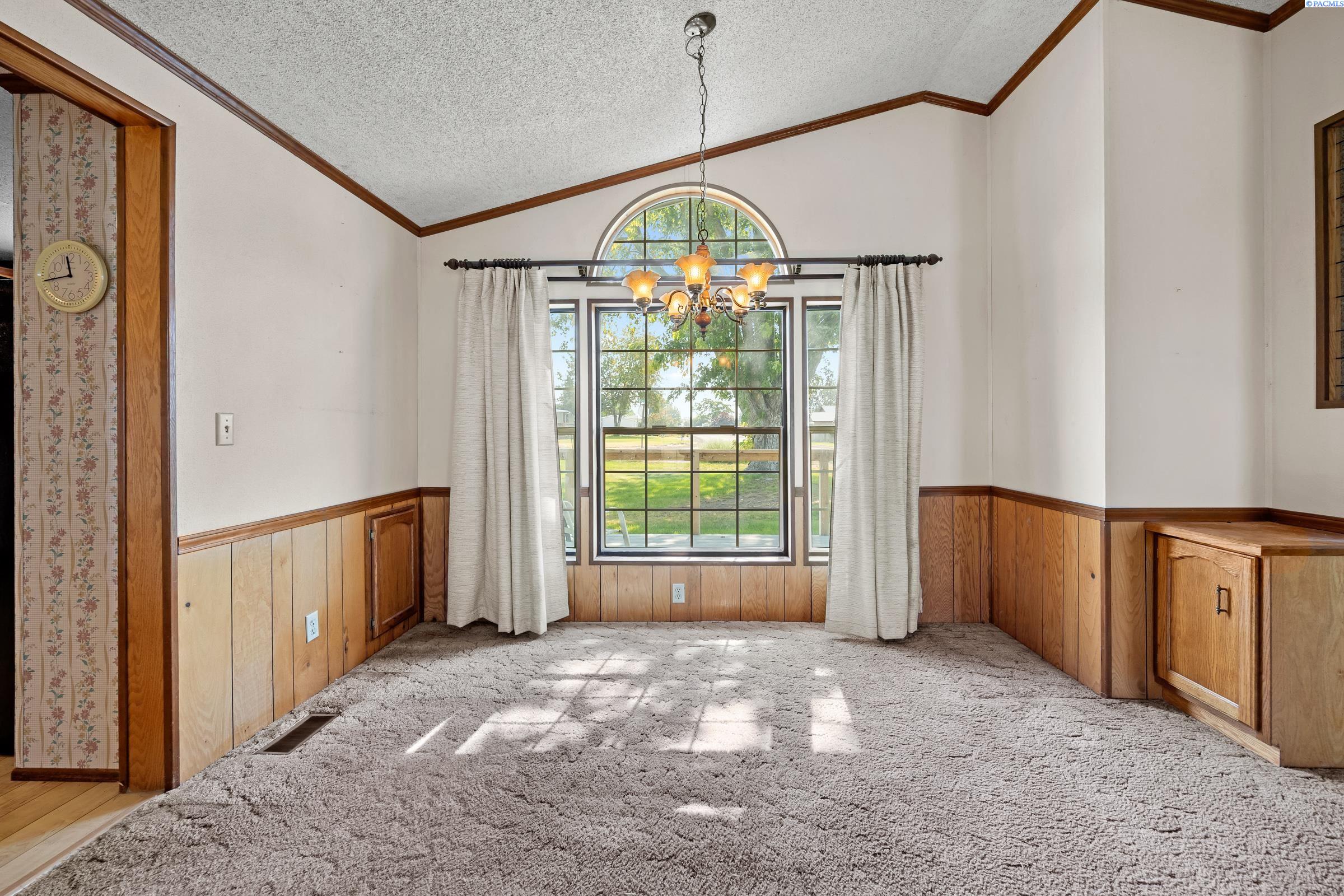 346 Reinken Blvd