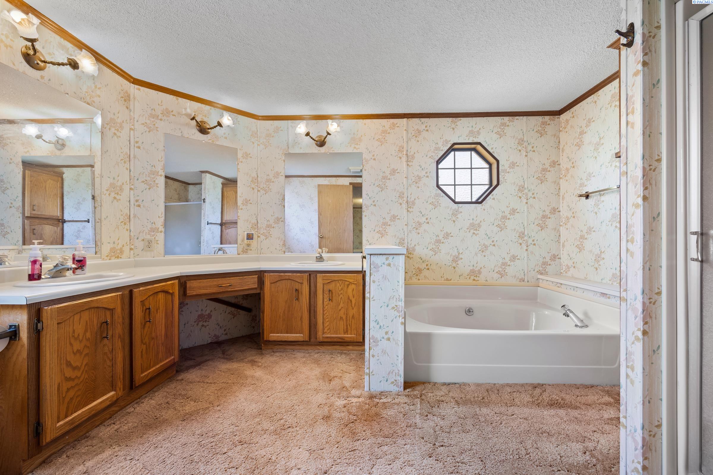 346 Reinken Blvd