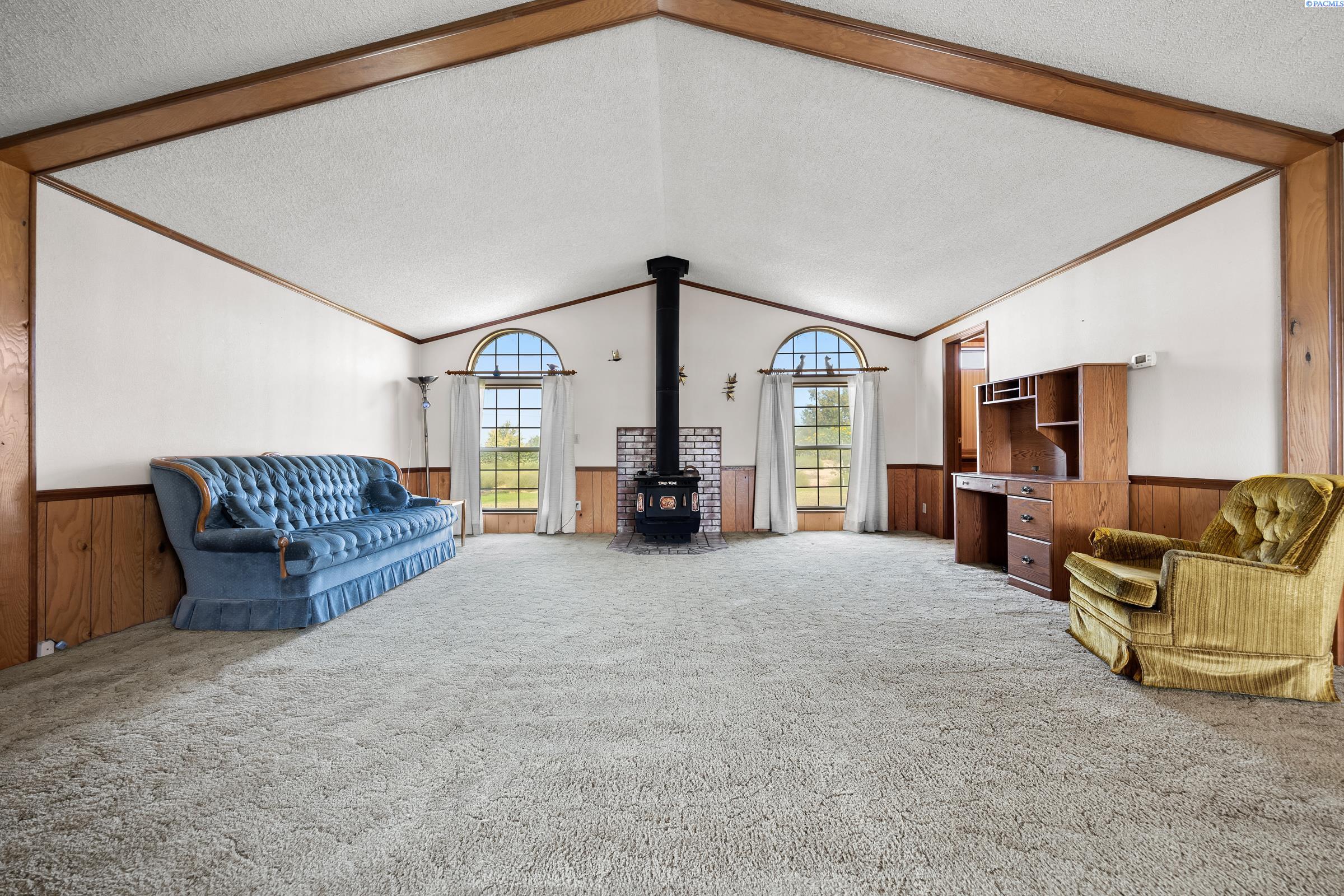 346 Reinken Blvd