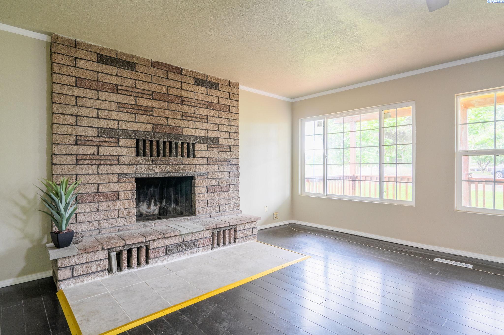 581 Pavement Rd
