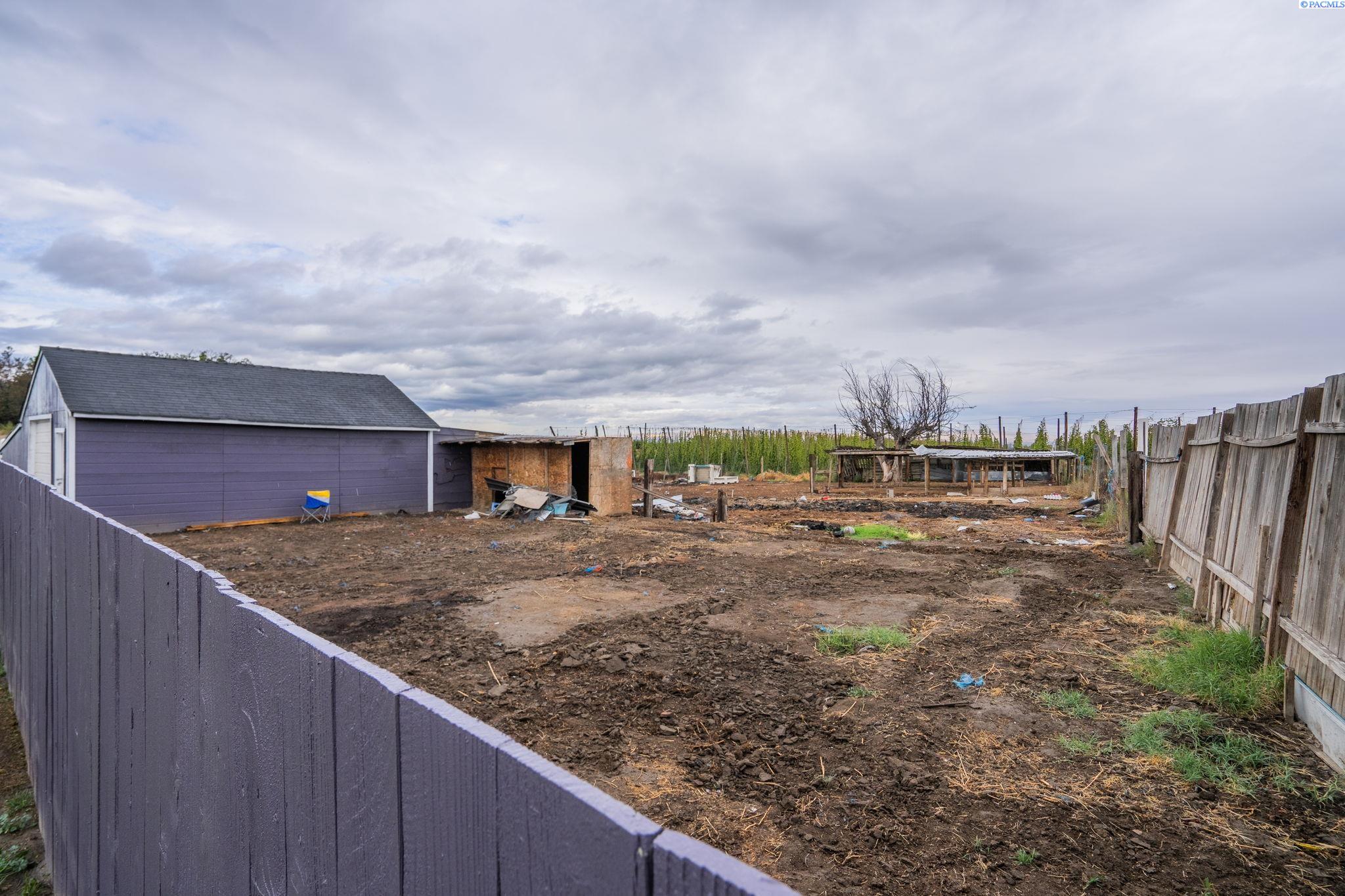 581 Pavement Rd