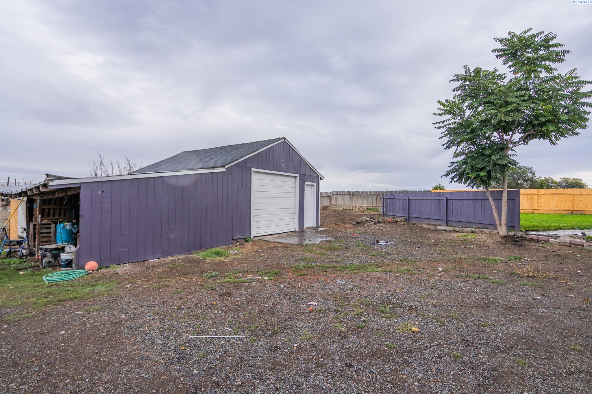 581 Pavement Rd