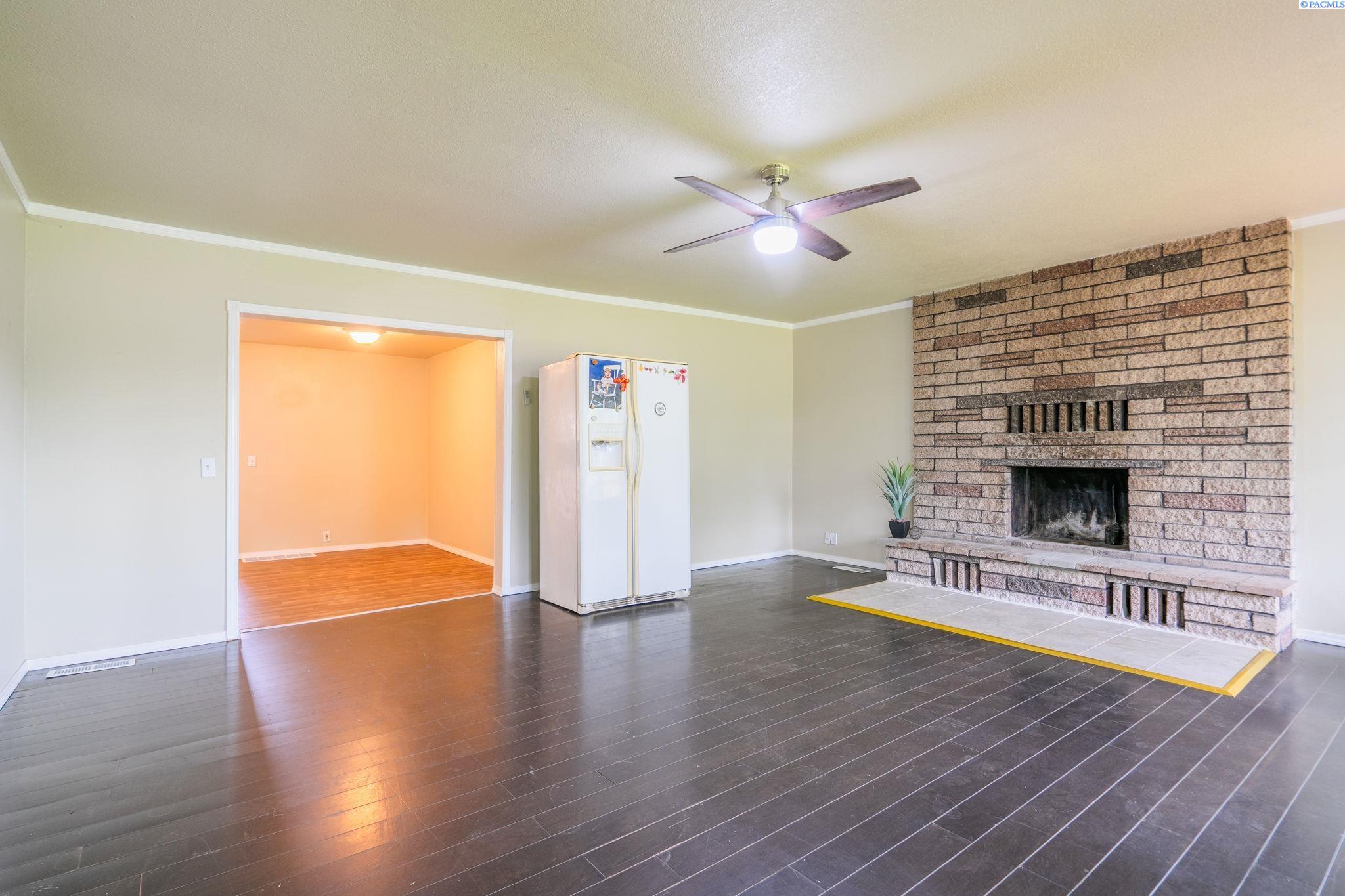 581 Pavement Rd
