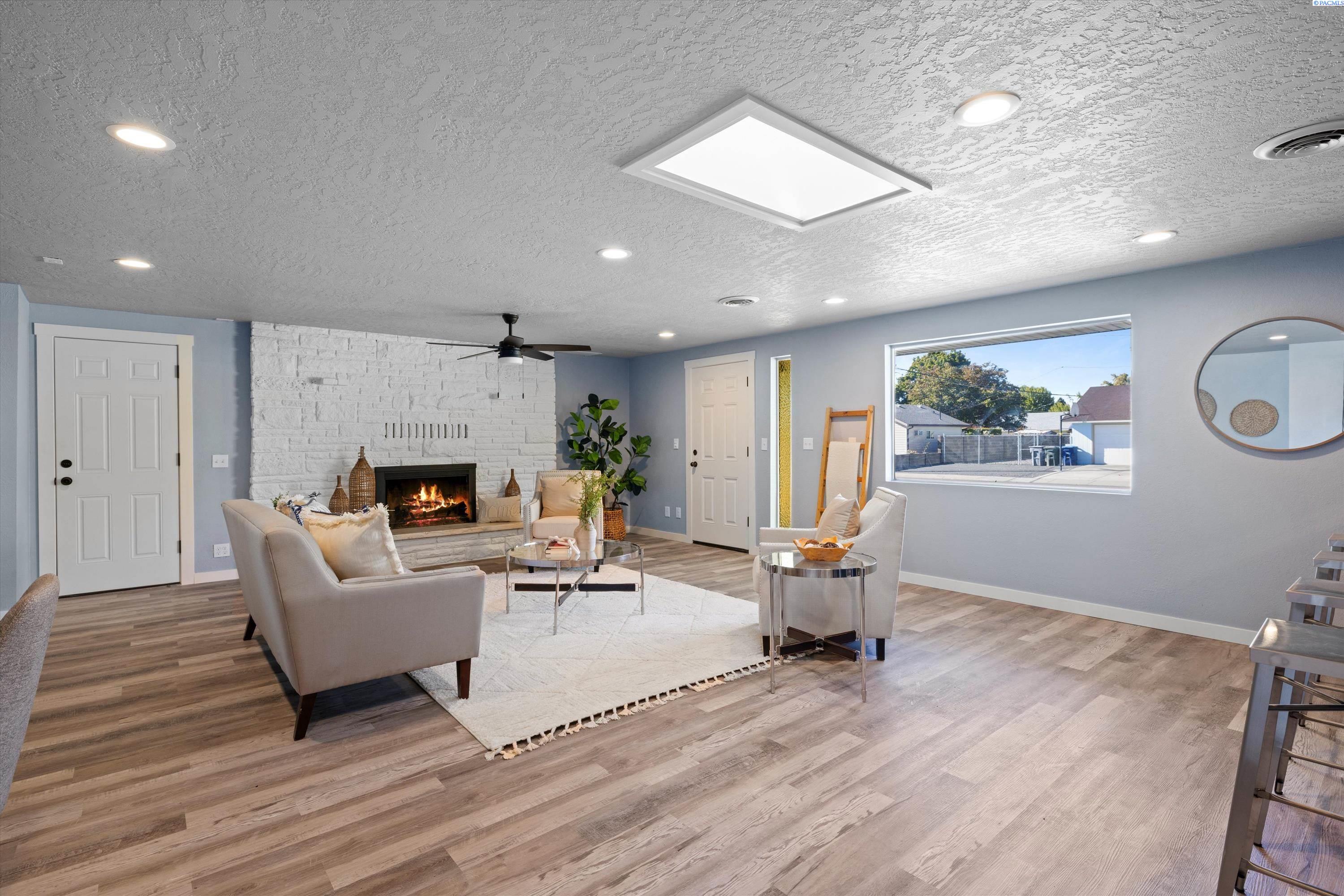 1031 Cedar Ave