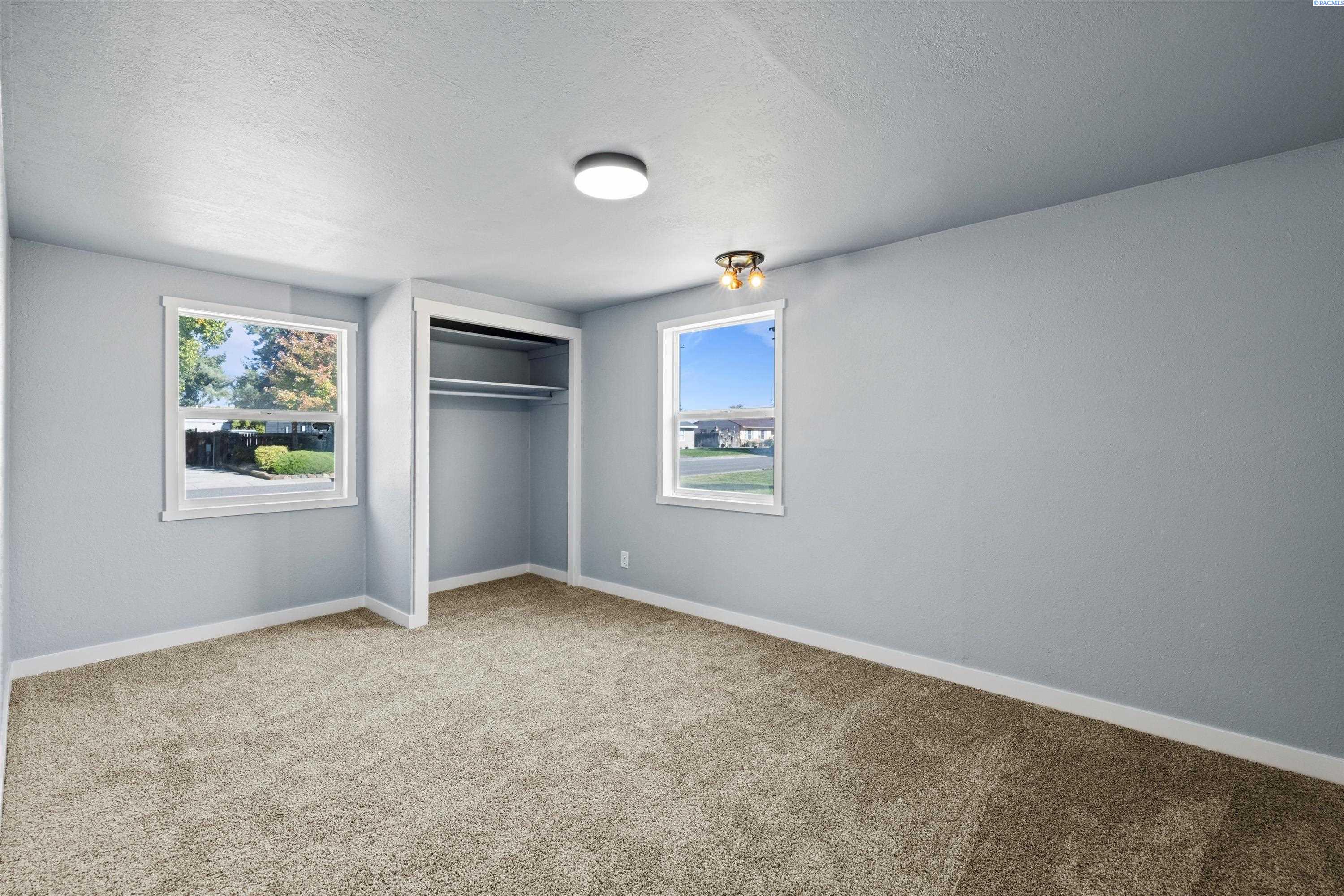 1031 Cedar Ave