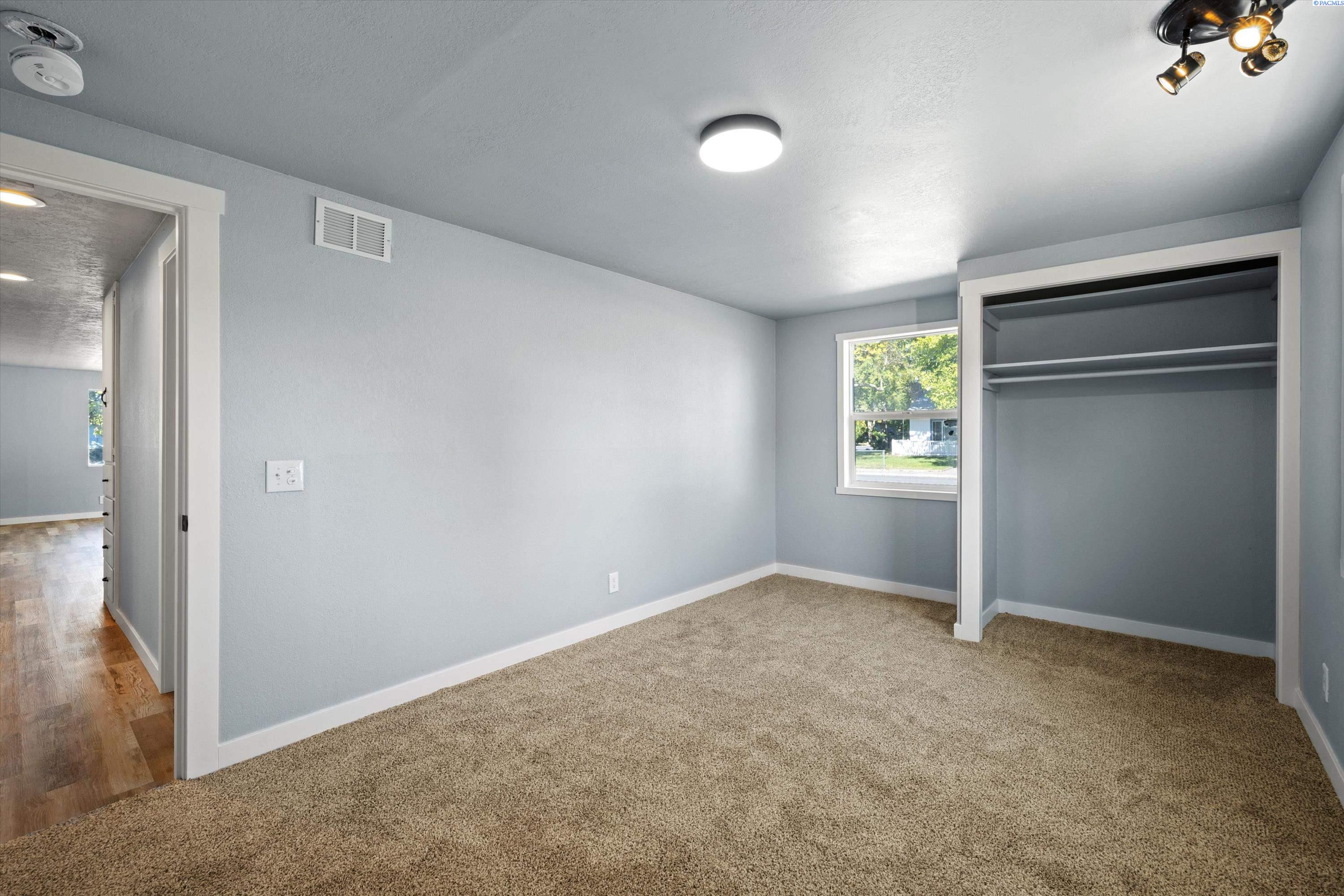 1031 Cedar Ave