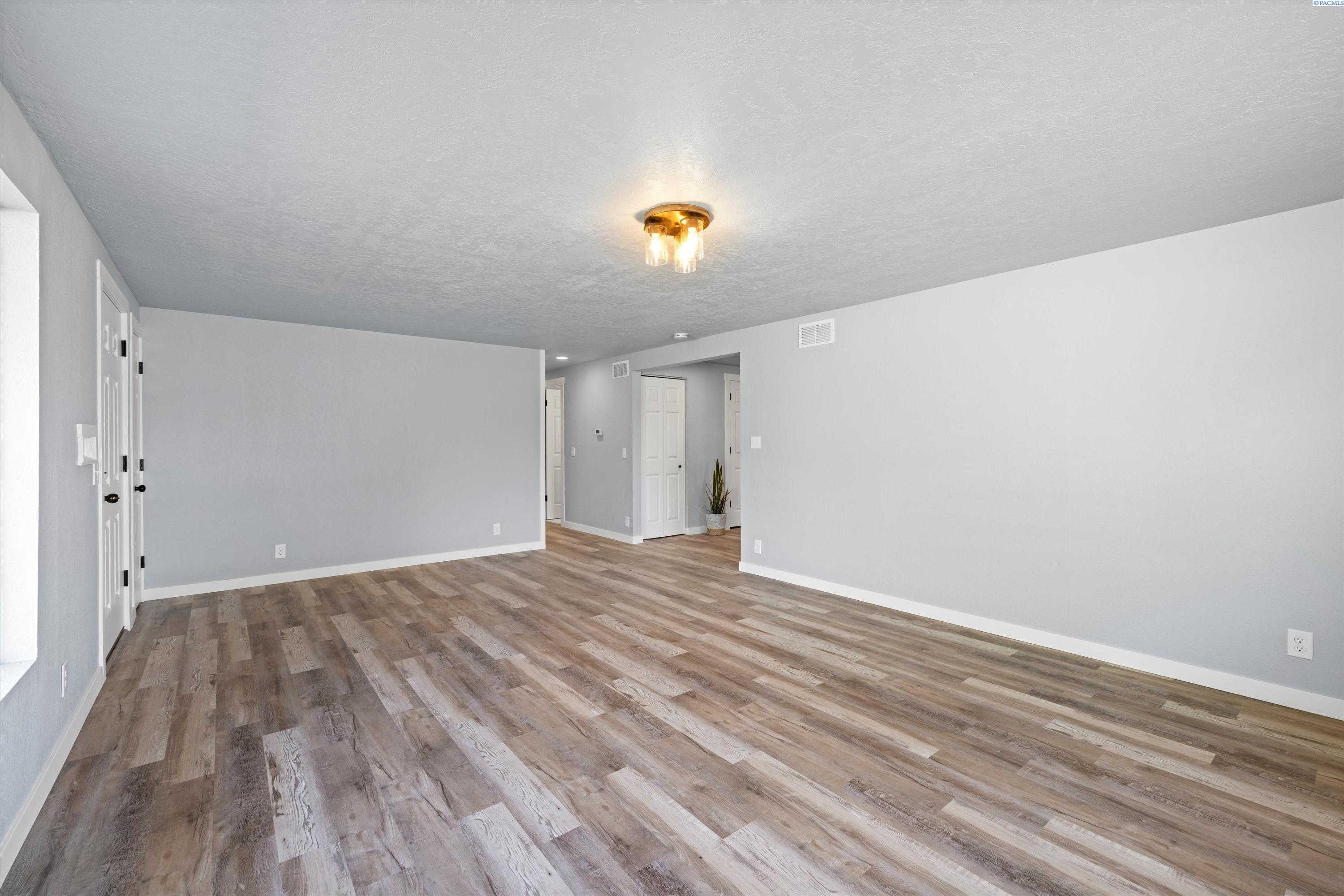 1031 Cedar Ave