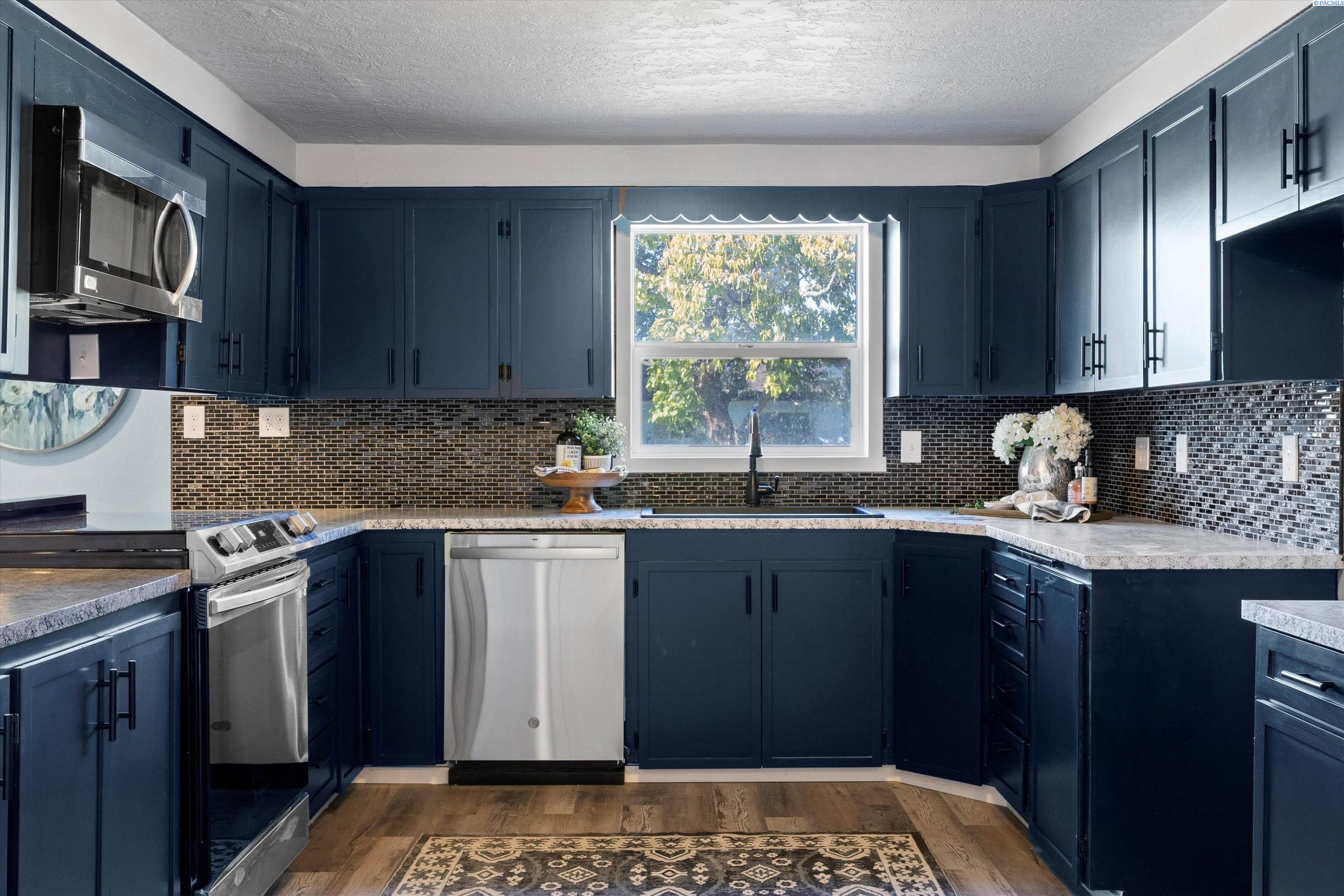 1031 Cedar Ave
