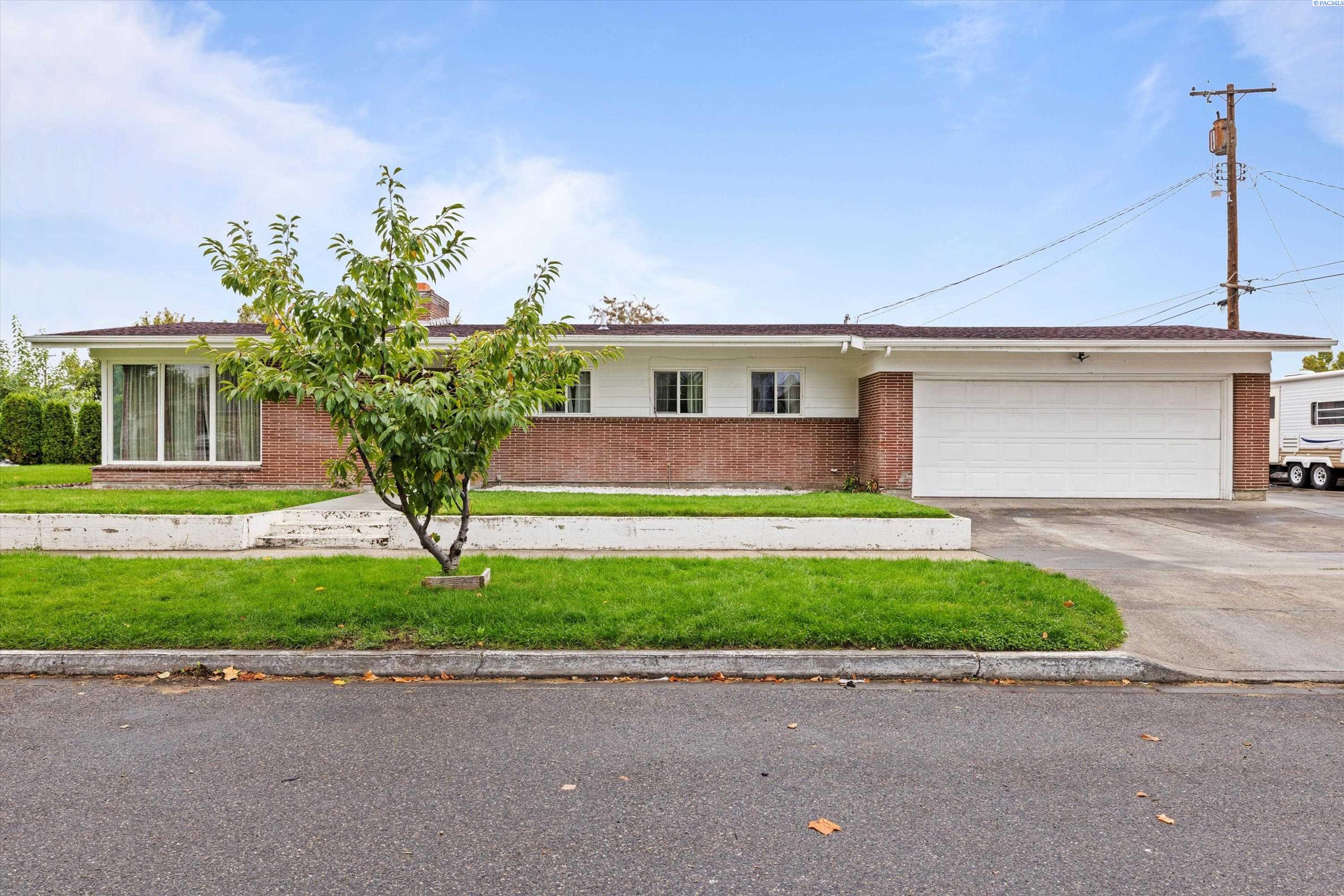 1104 N 7th Ave
