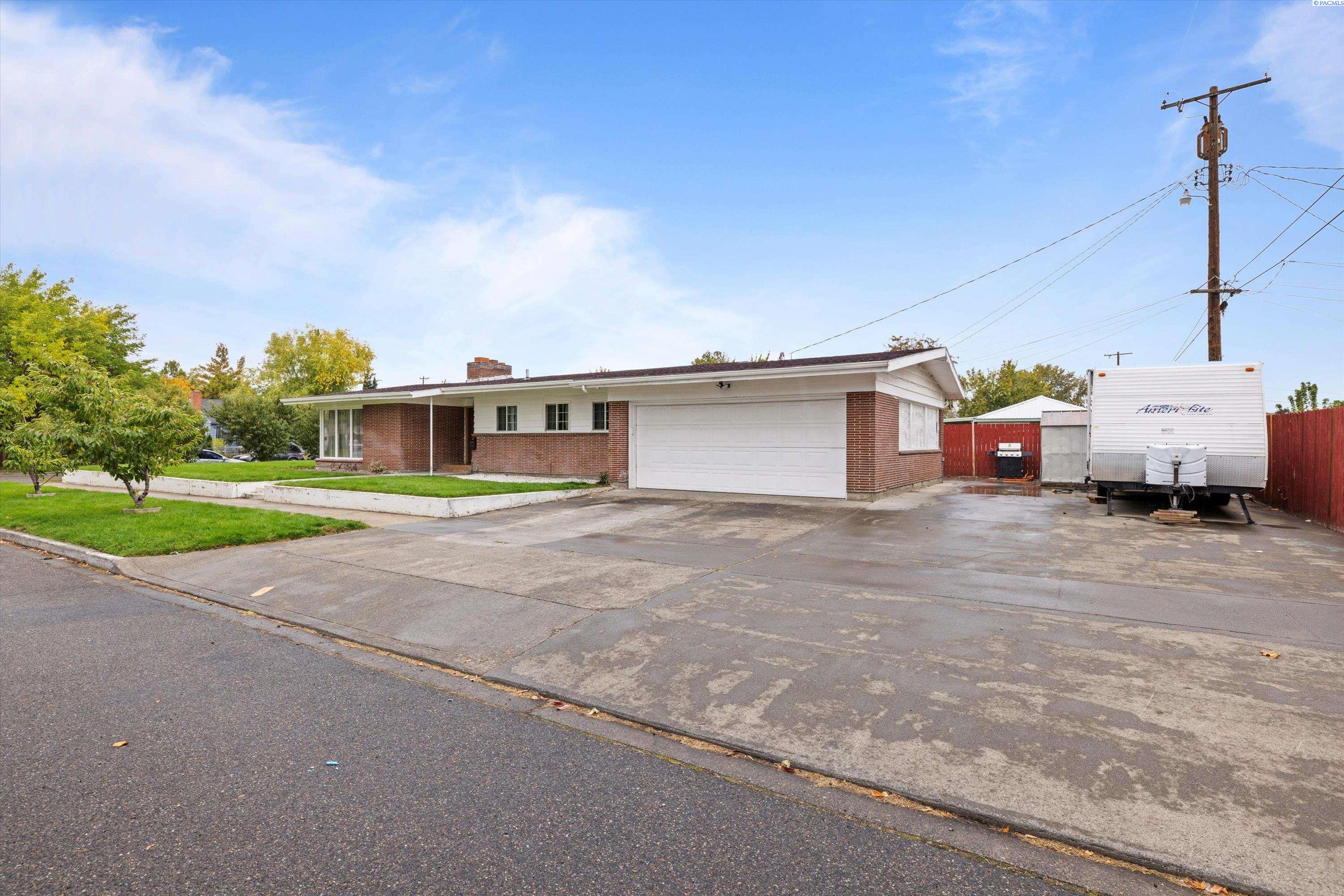1104 N 7th Ave