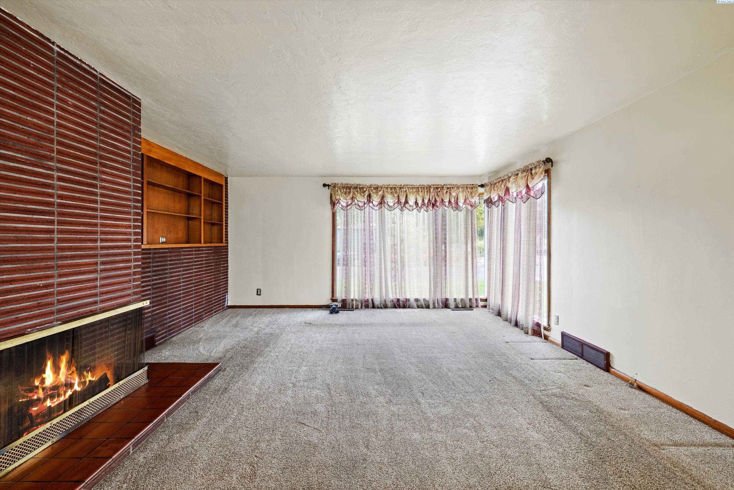 1104 N 7th Ave