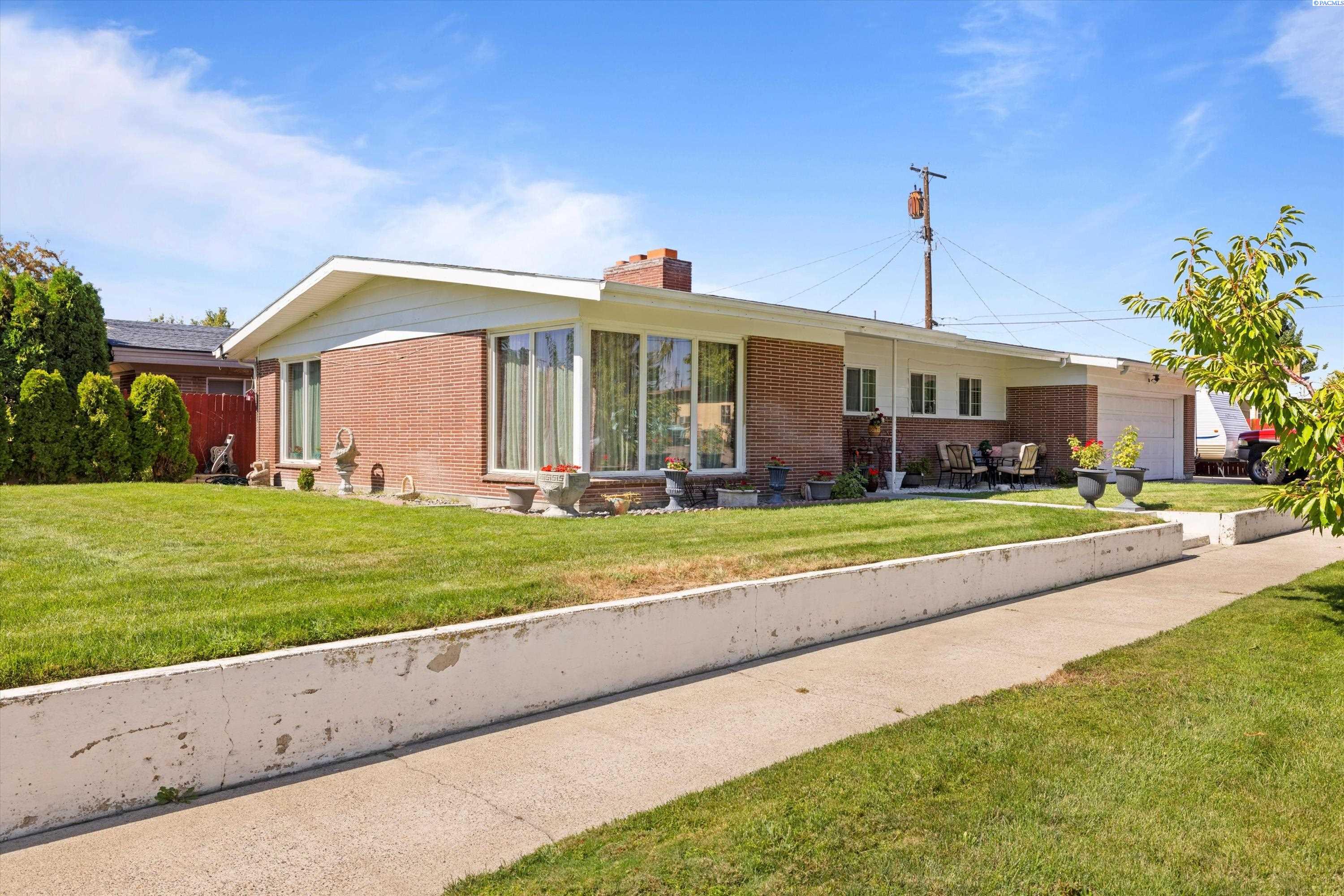 1104 N 7th Ave