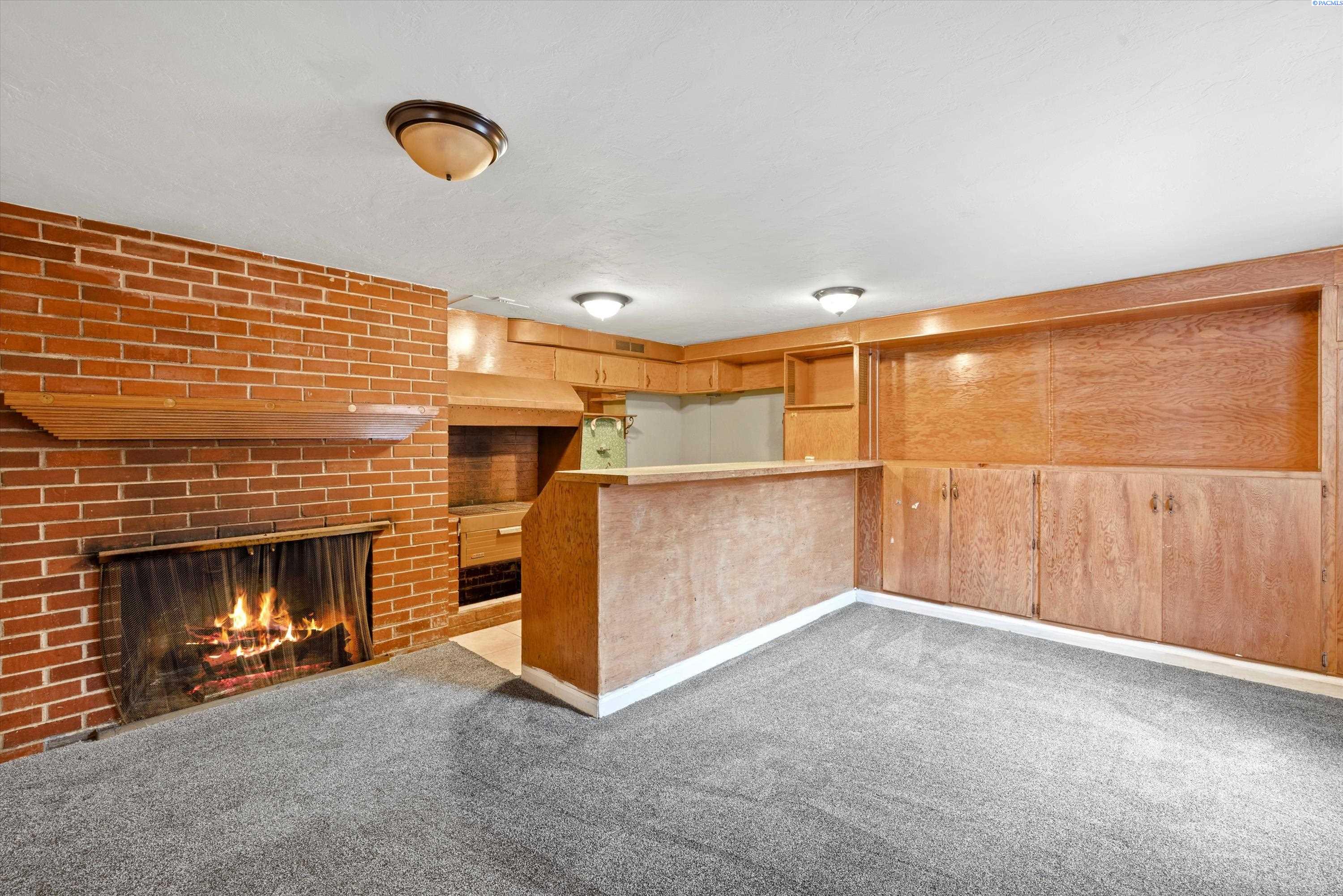 1104 N 7th Ave