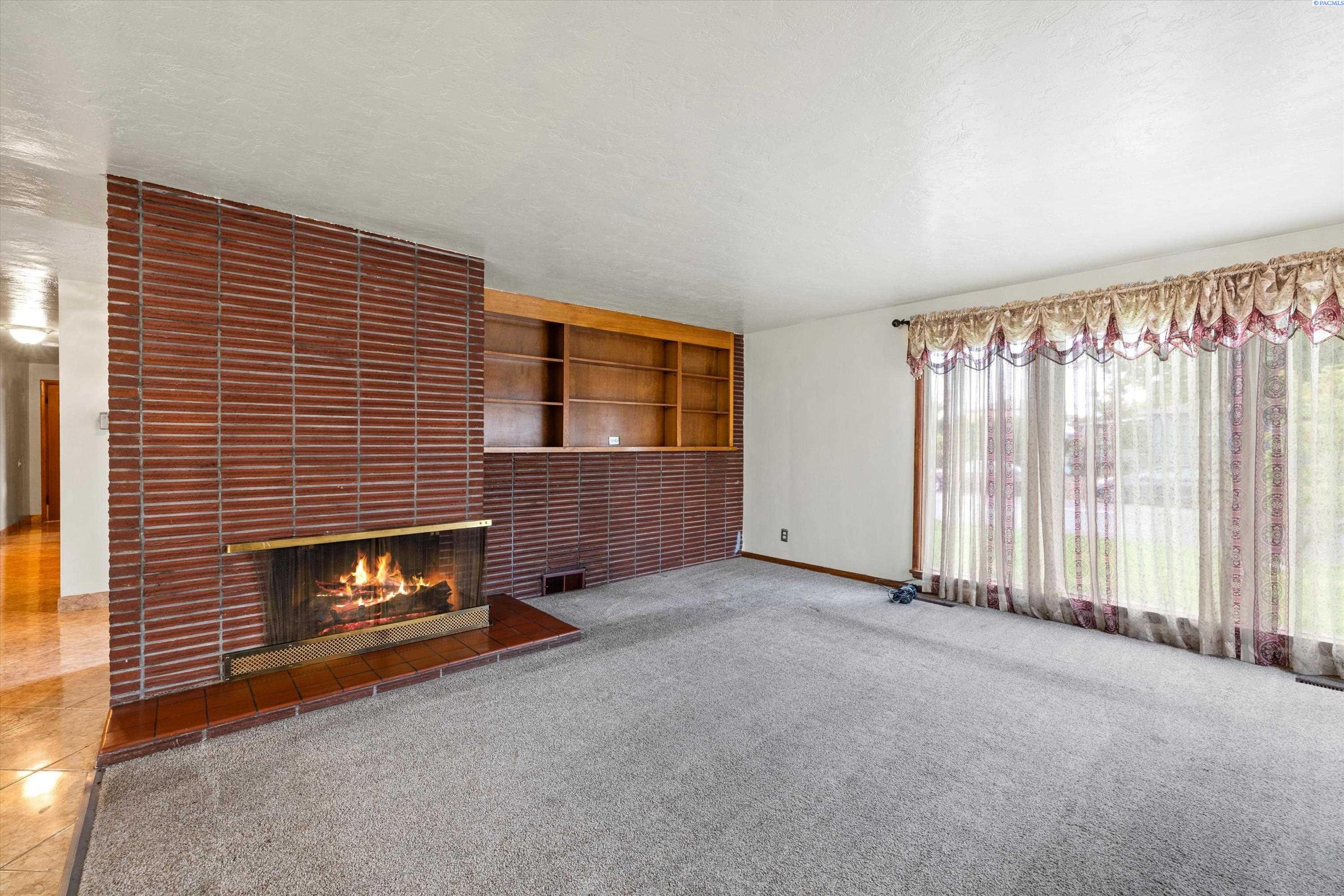 1104 N 7th Ave