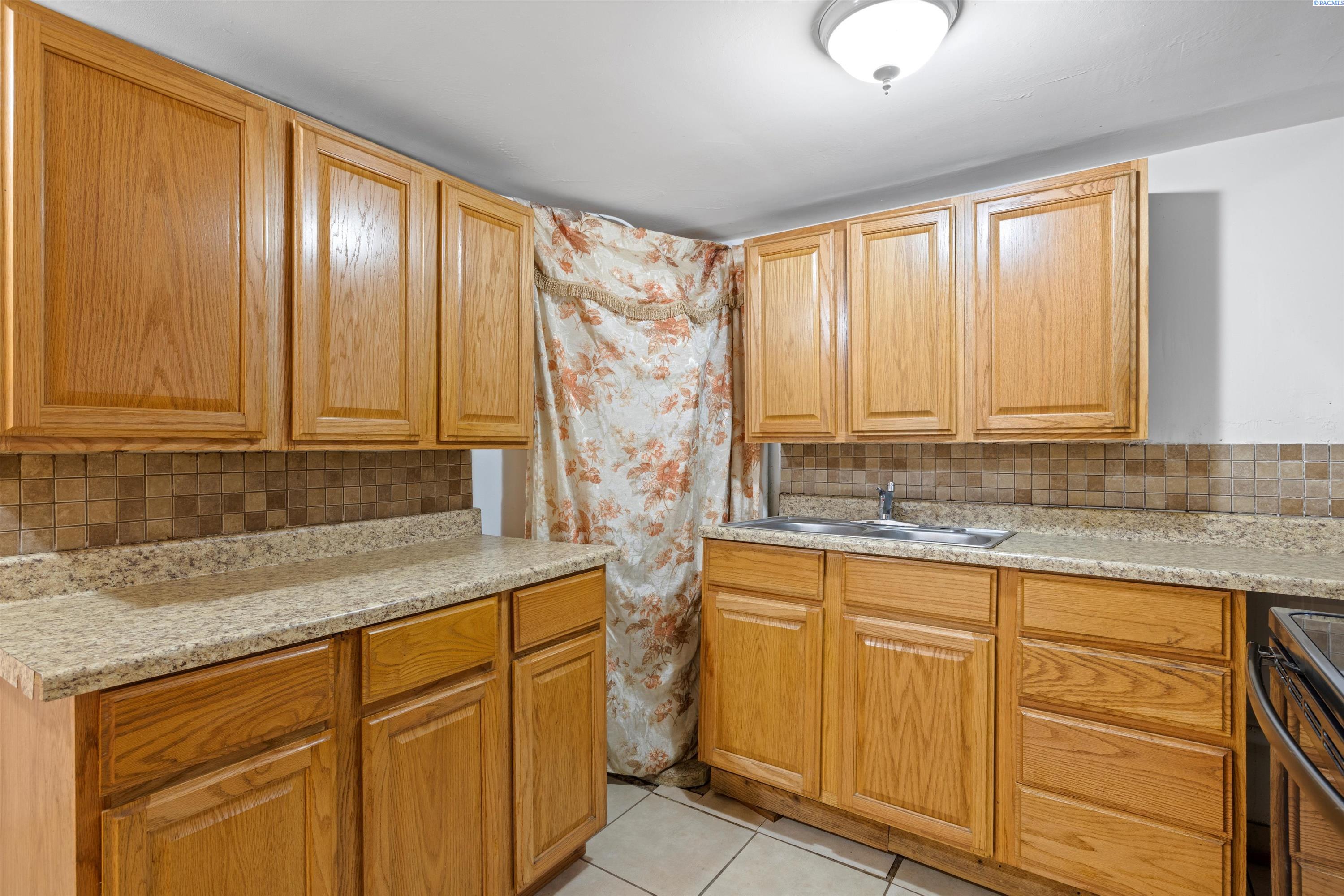 1104 N 7th Ave