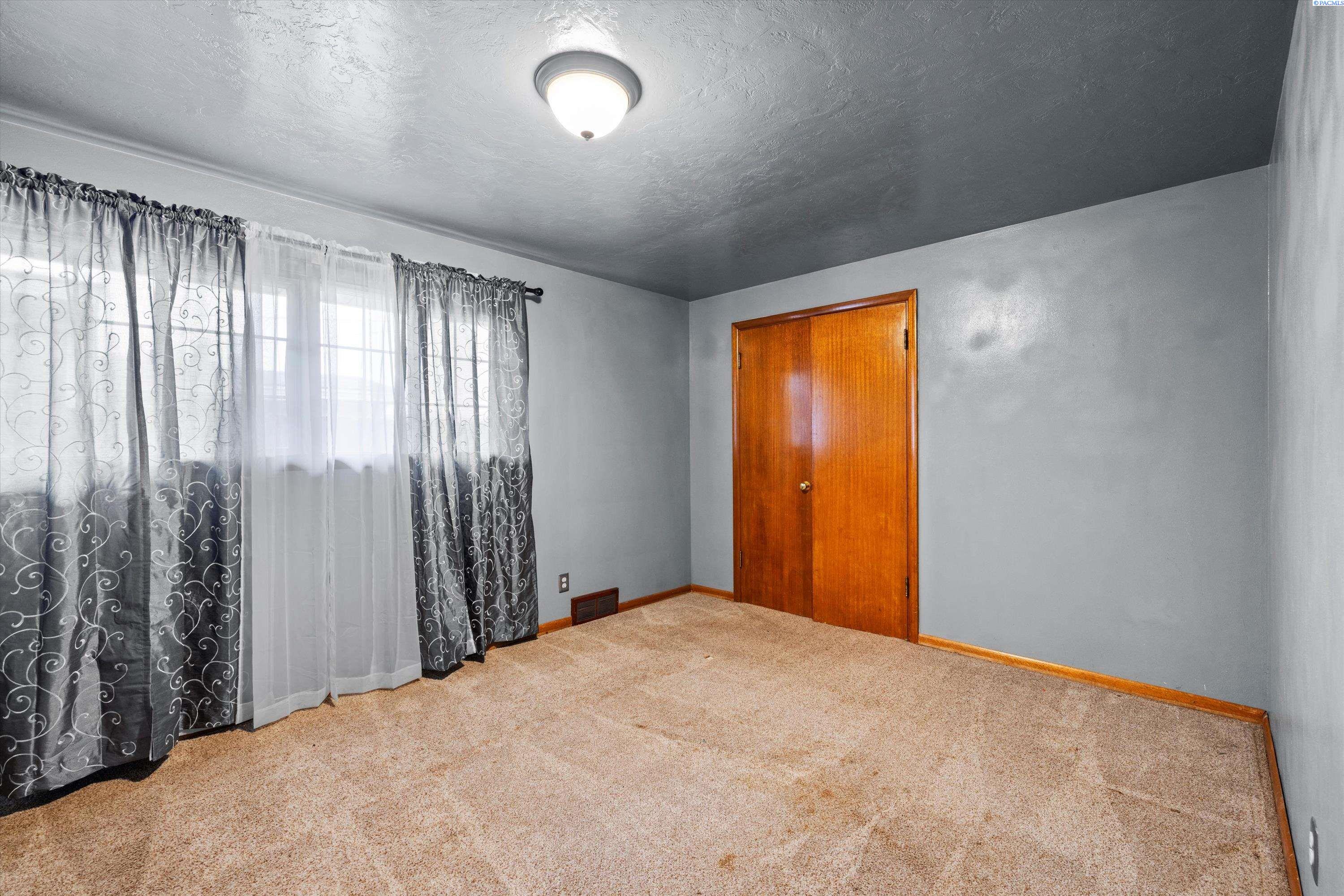 1104 N 7th Ave