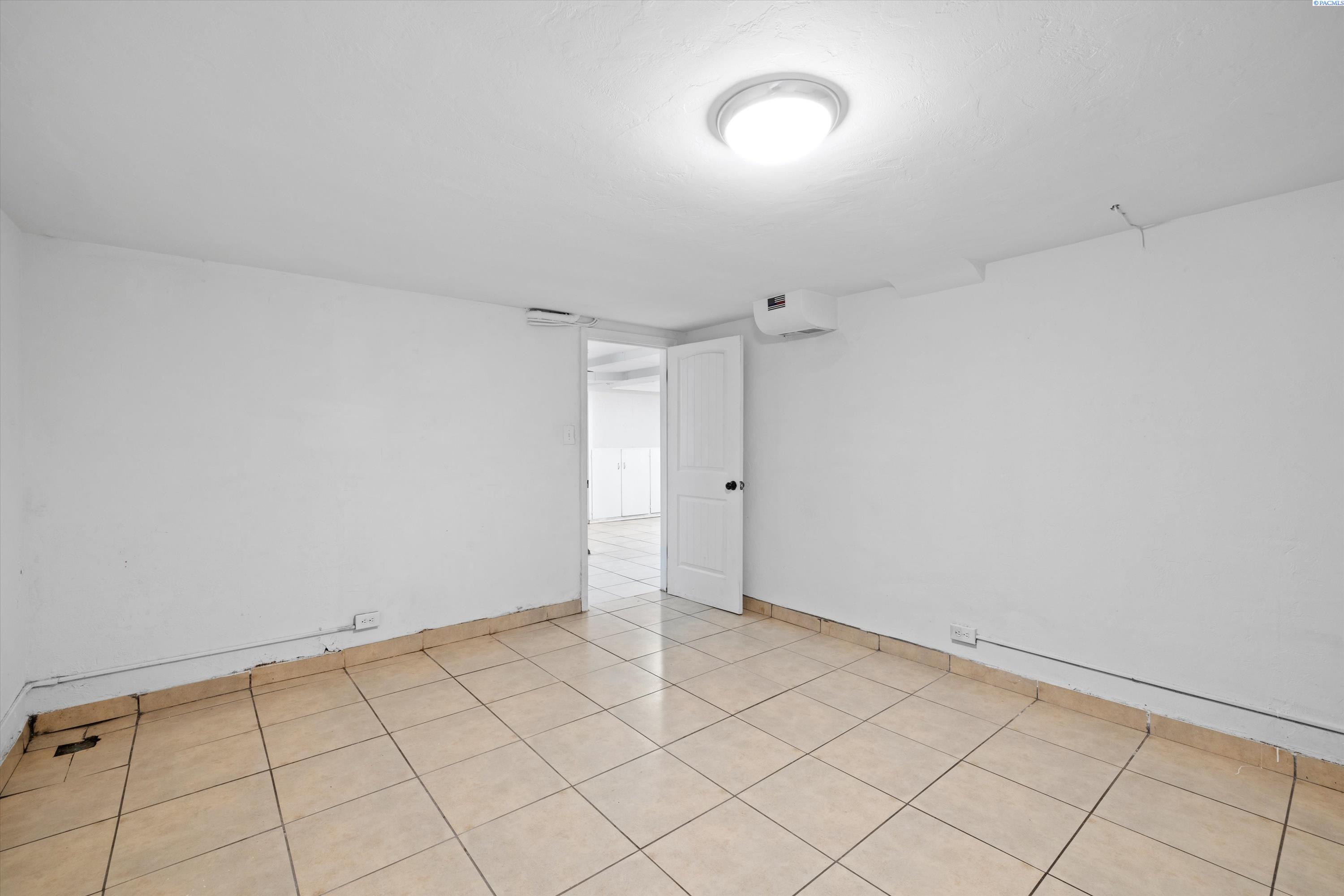 1104 N 7th Ave