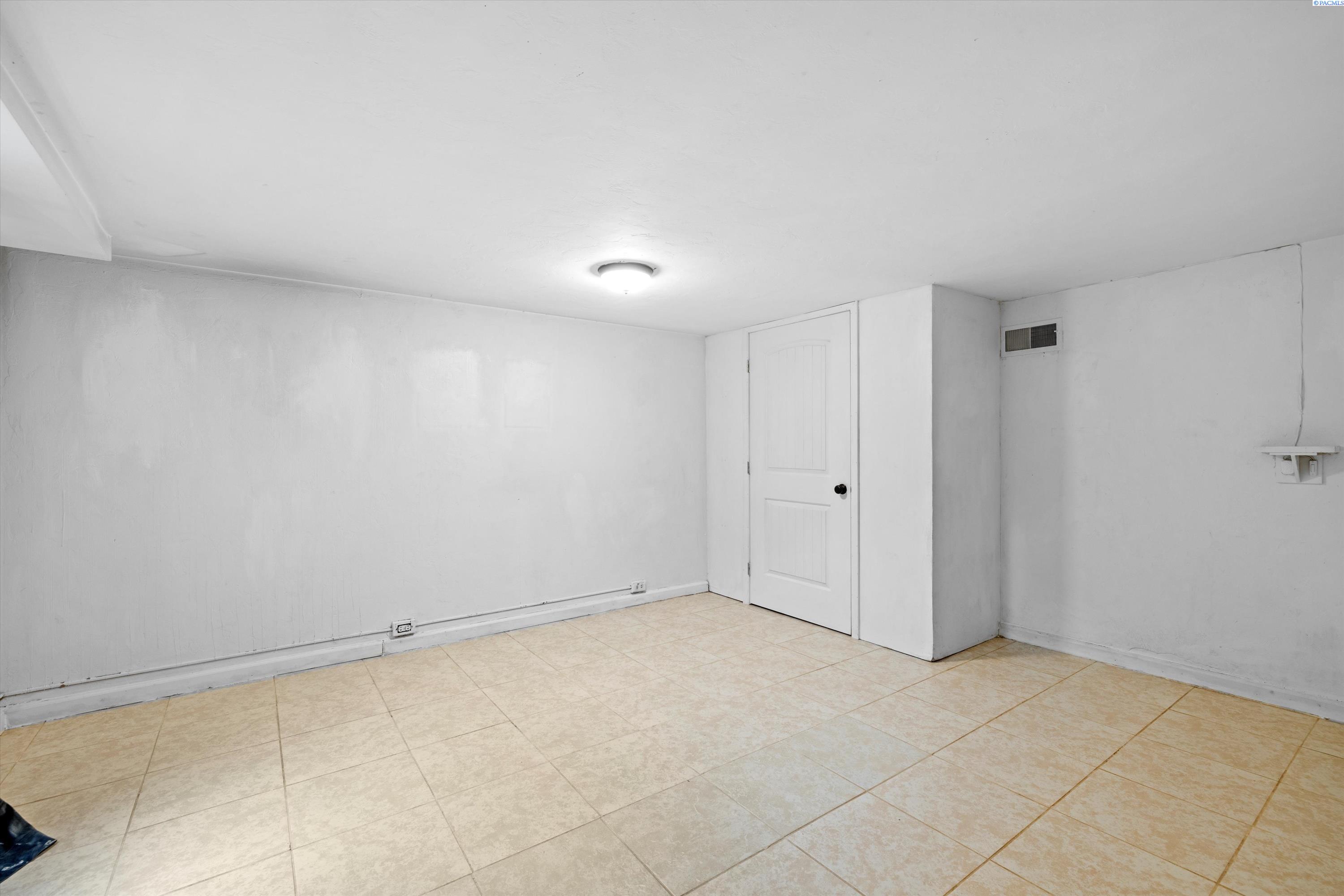 1104 N 7th Ave