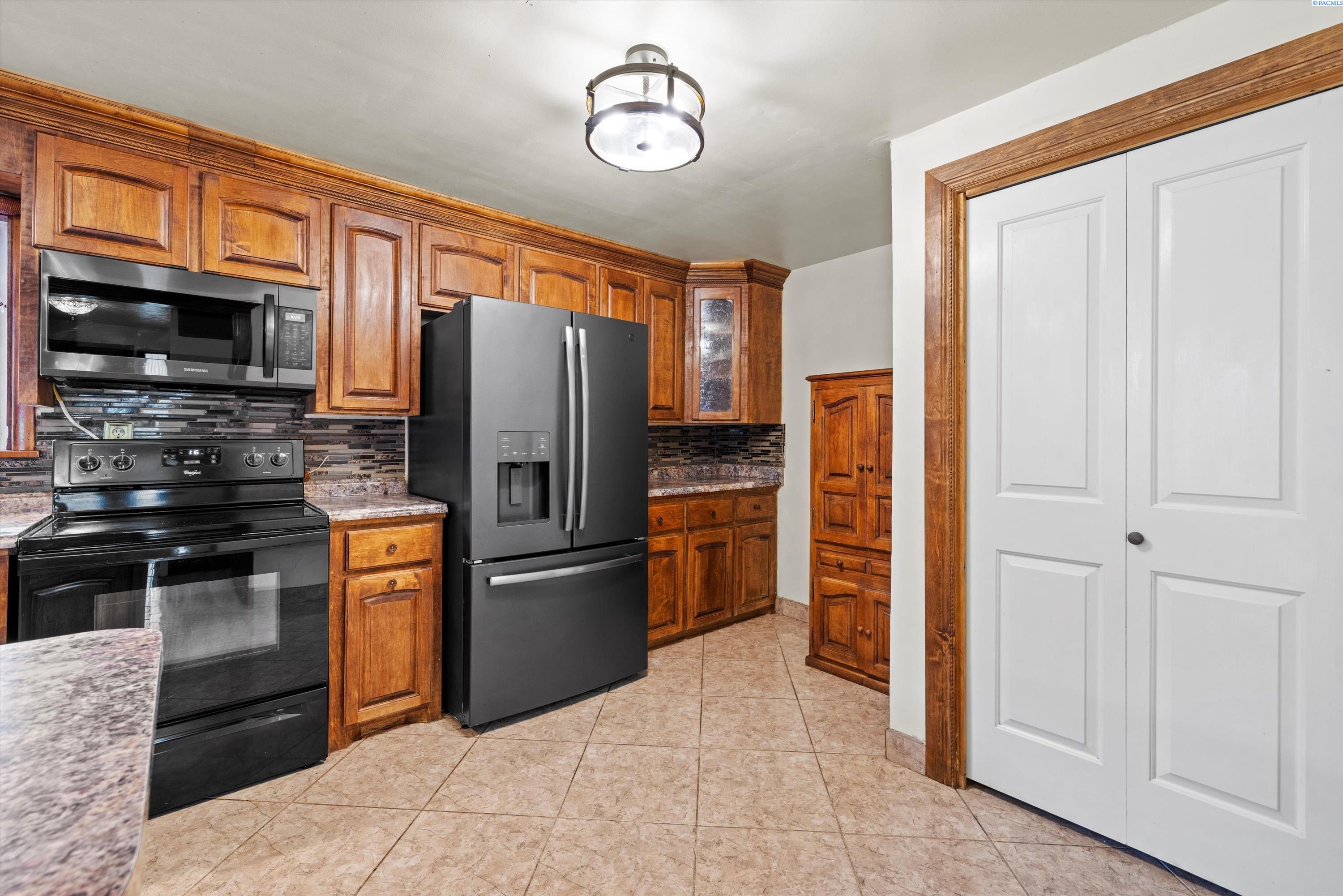 1104 N 7th Ave