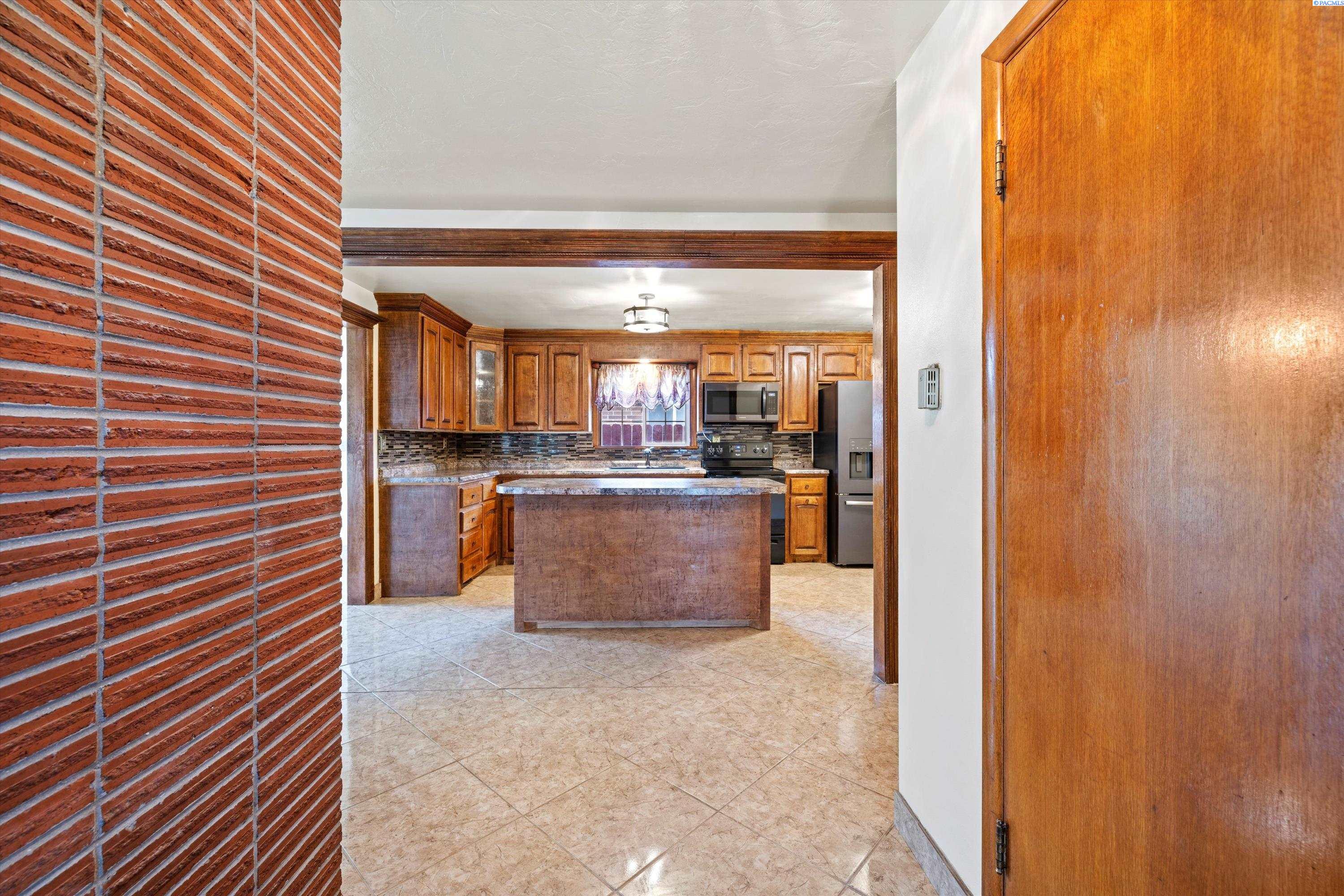 1104 N 7th Ave