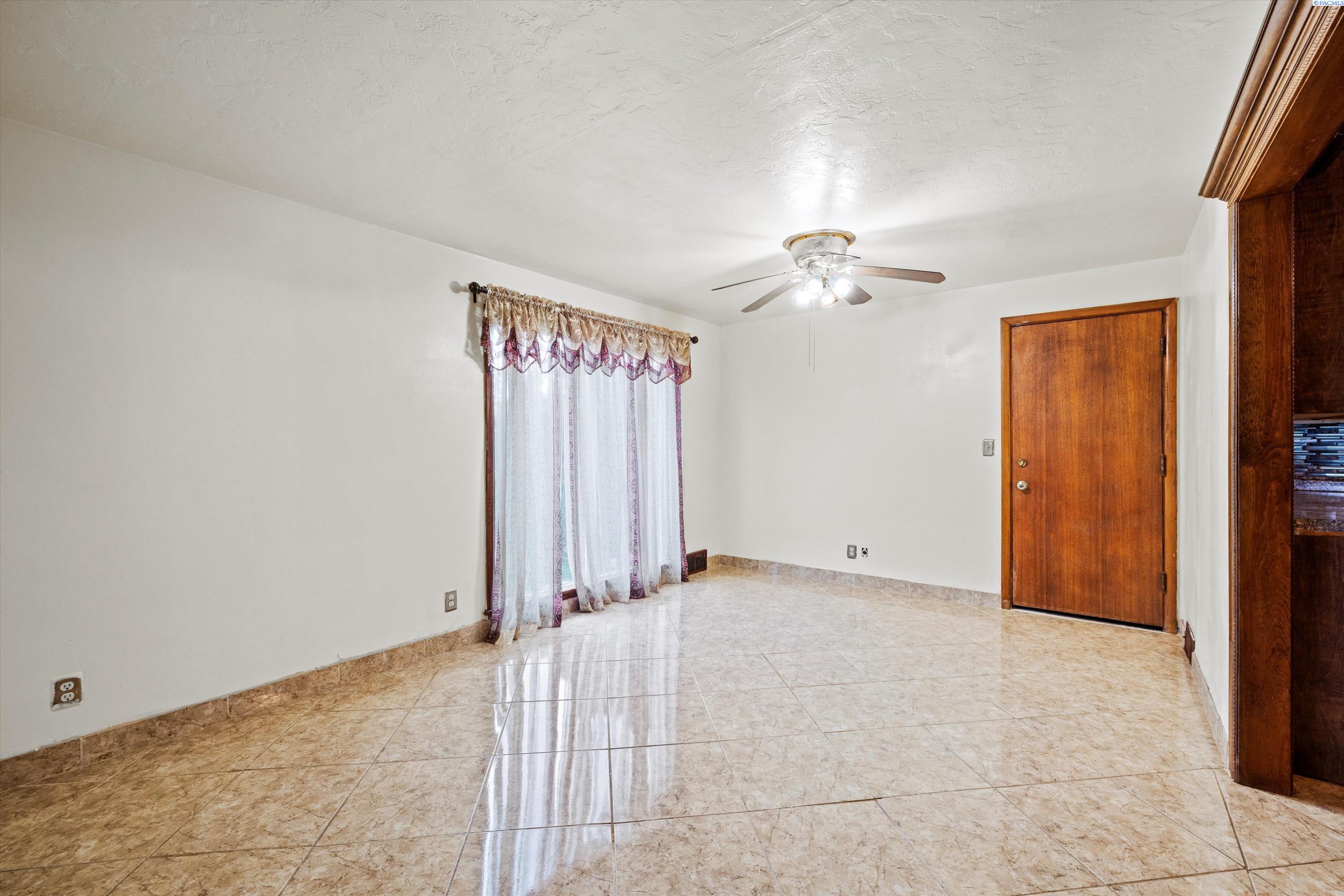 1104 N 7th Ave