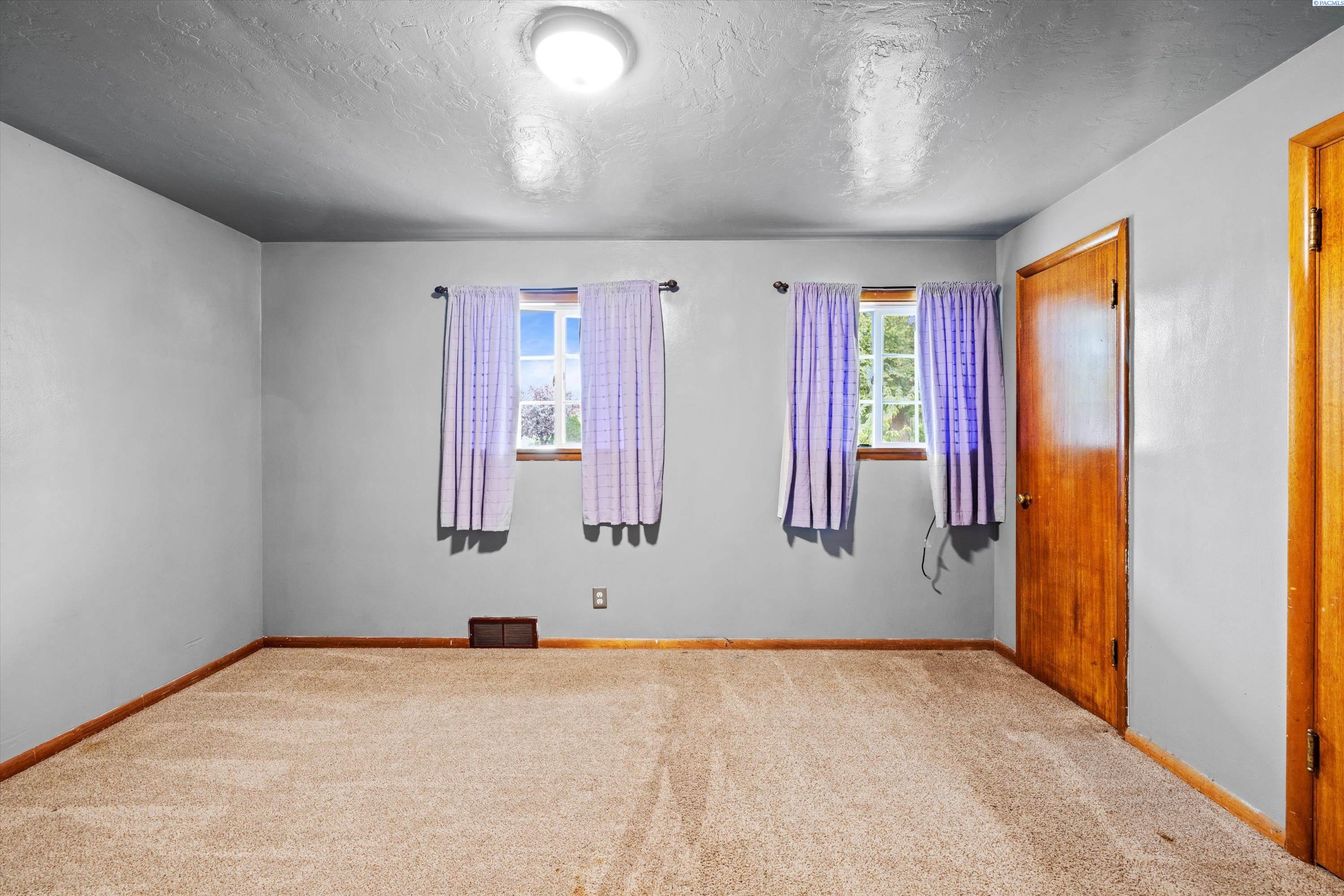 1104 N 7th Ave