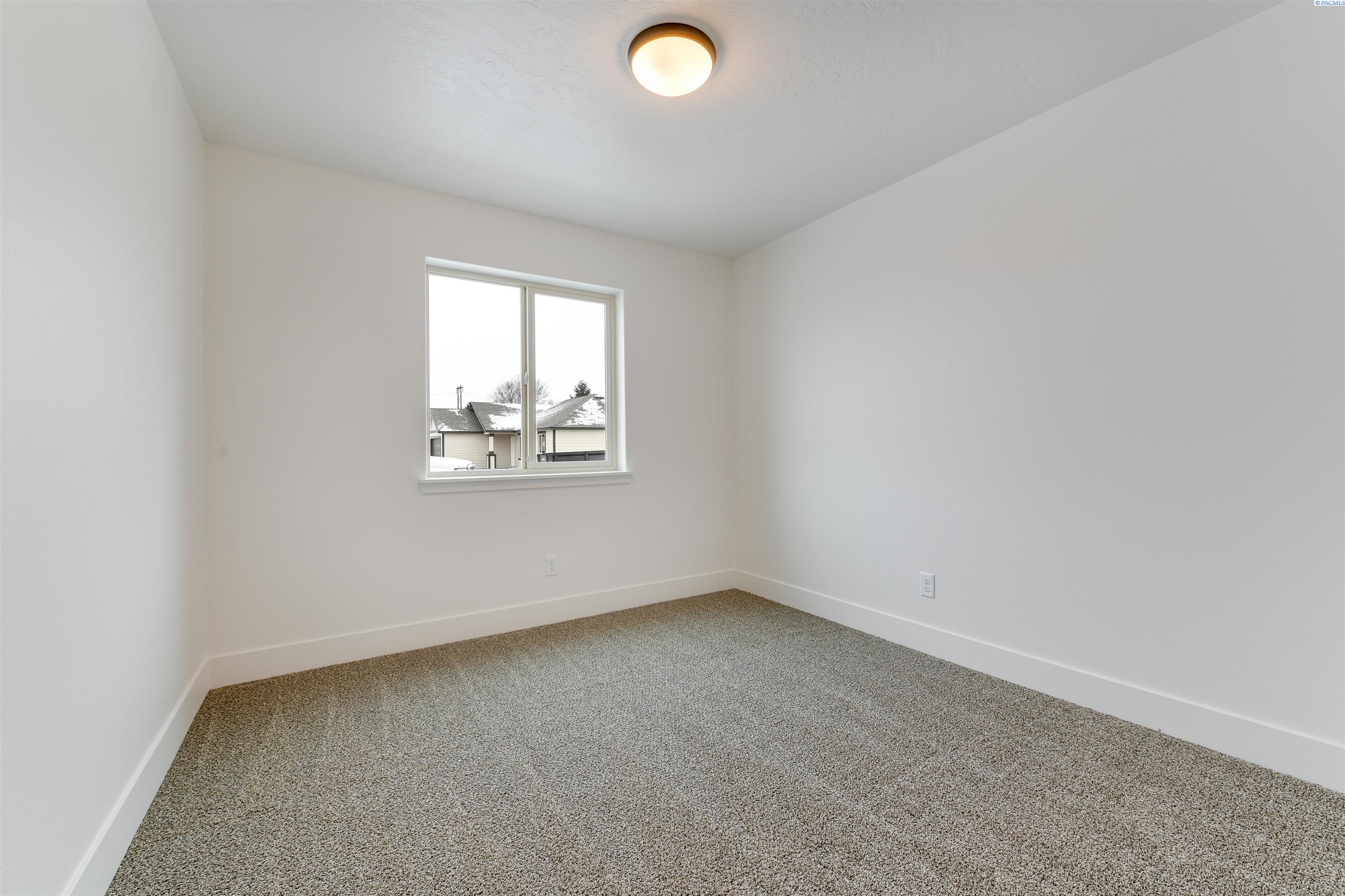 110 E 22nd Pl