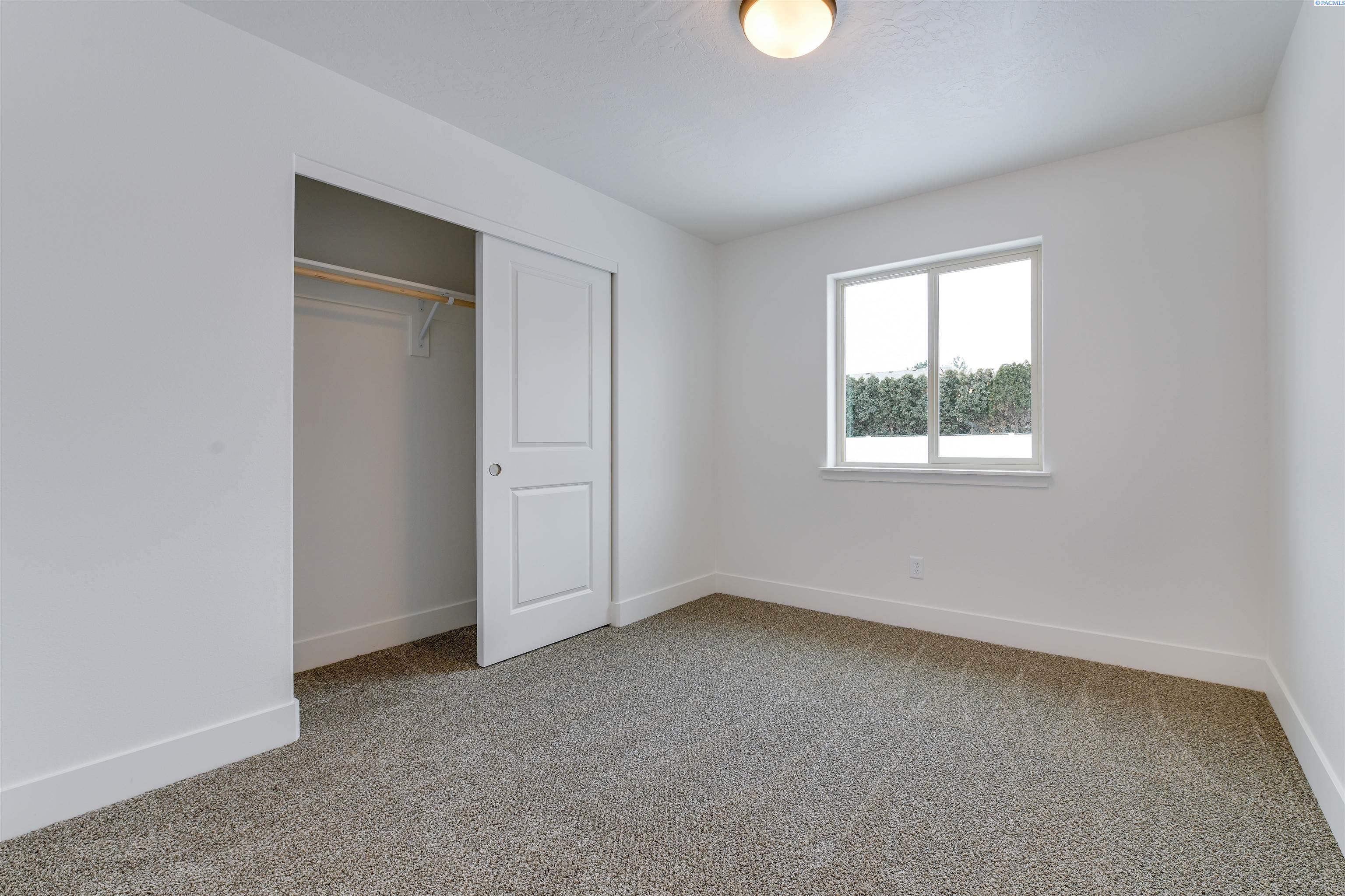 110 E 22nd Pl