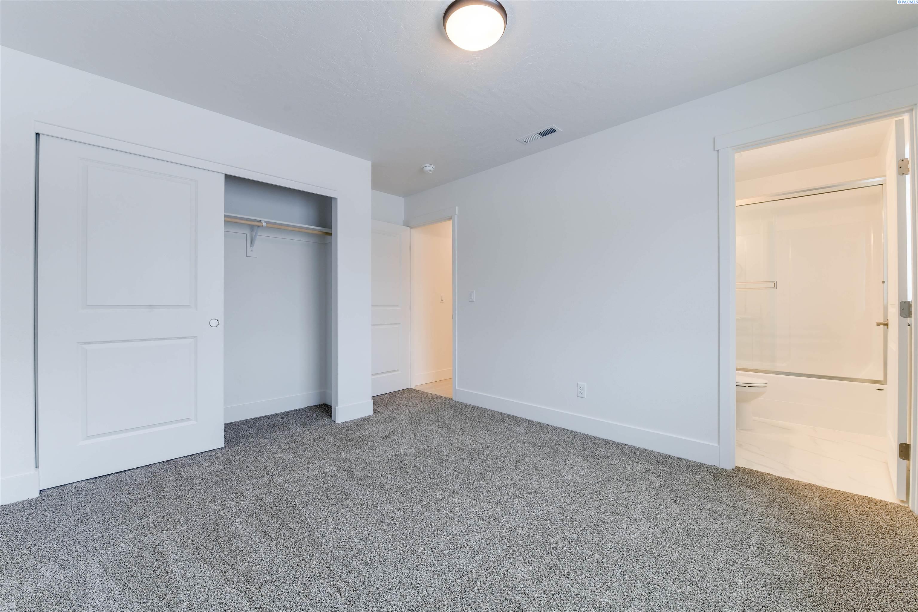 110 E 22nd Pl