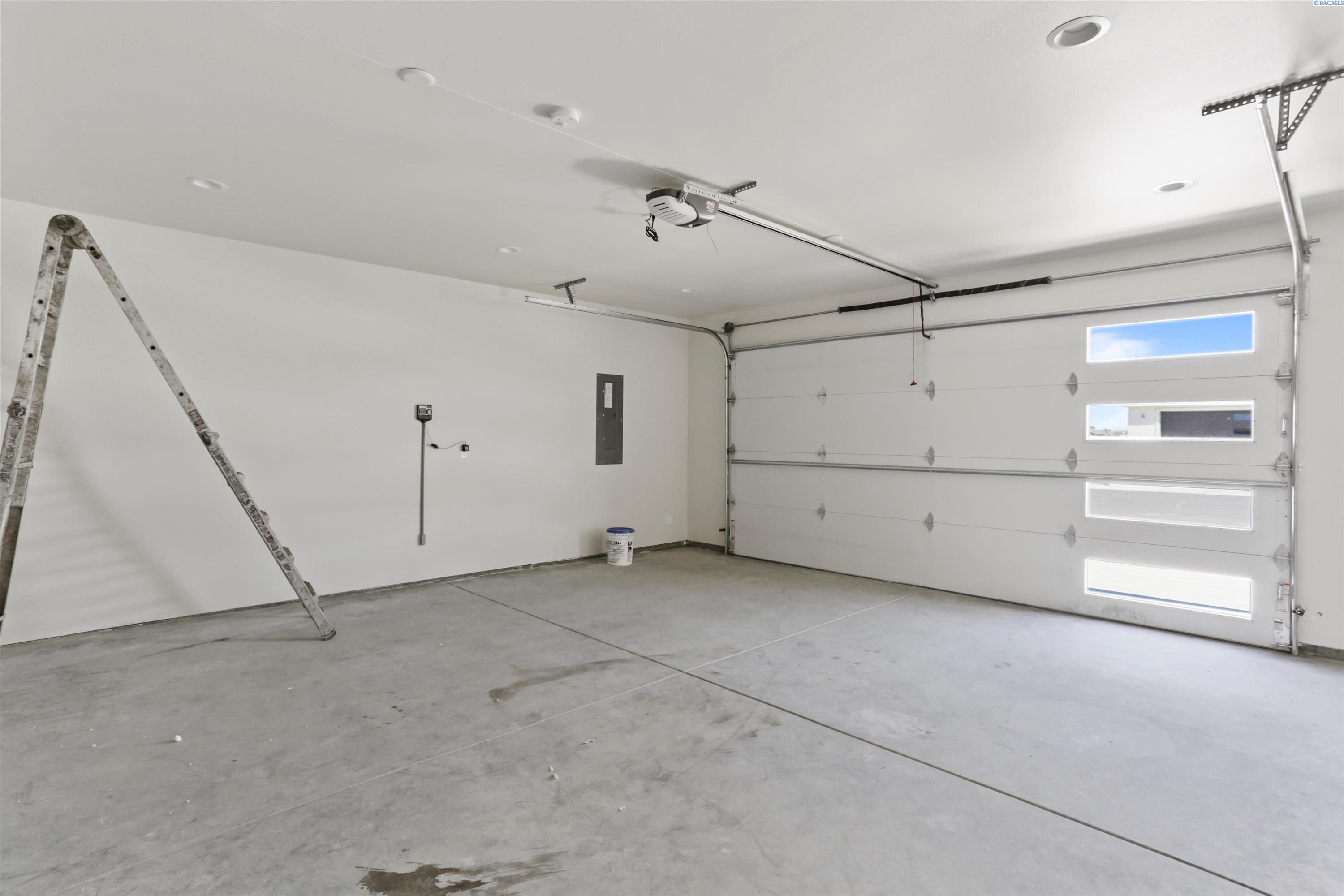 614 Caridad CT