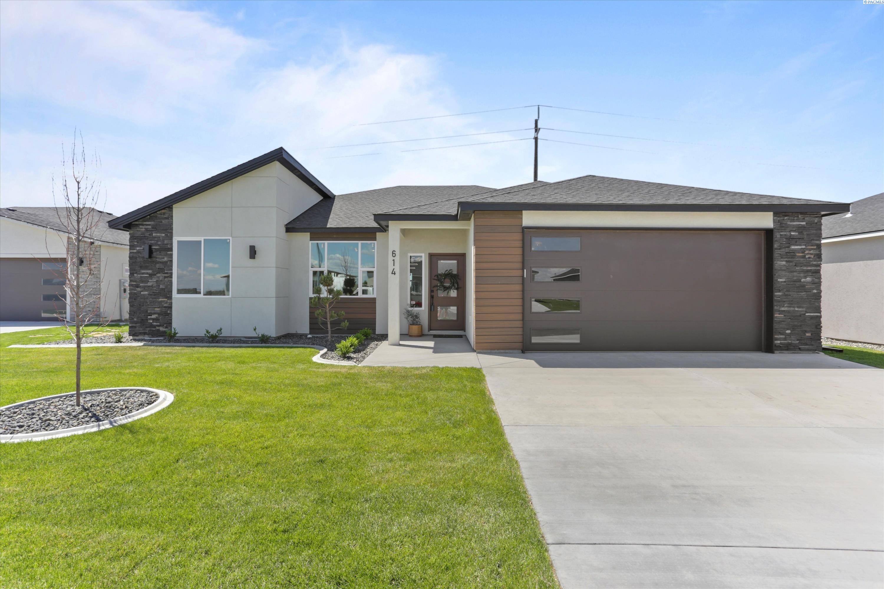 614 Caridad CT