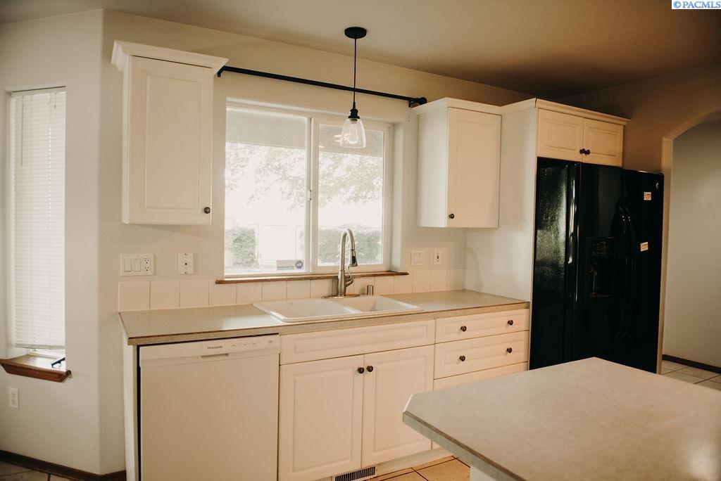 506 Dozer Ct