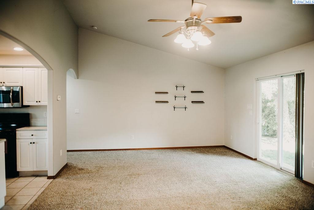 506 Dozer Ct