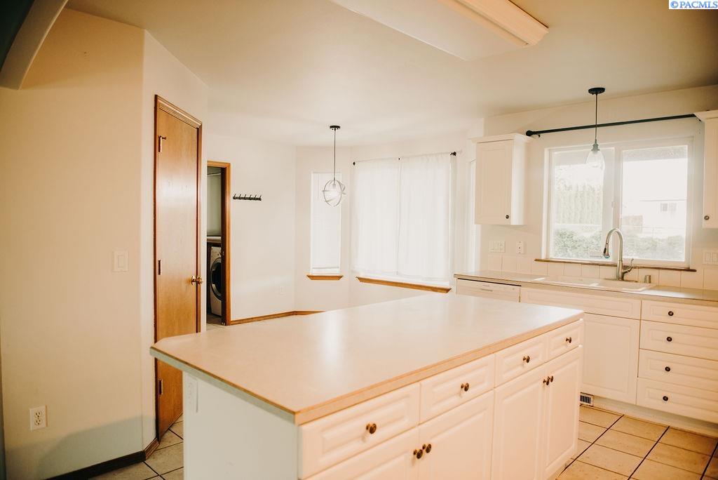 506 Dozer Ct