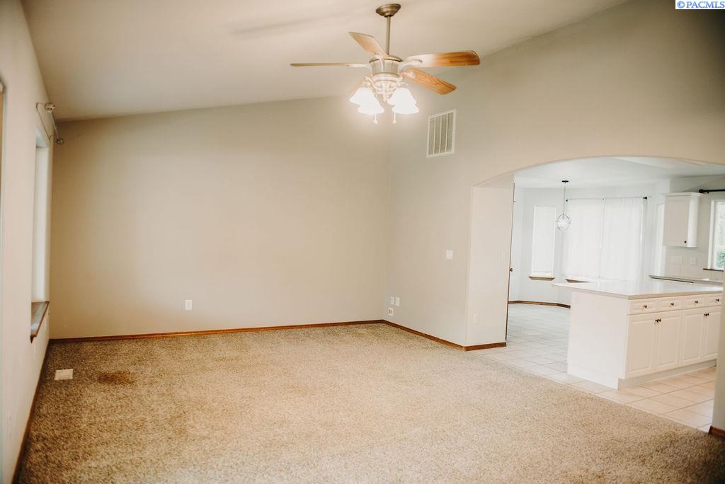 506 Dozer Ct