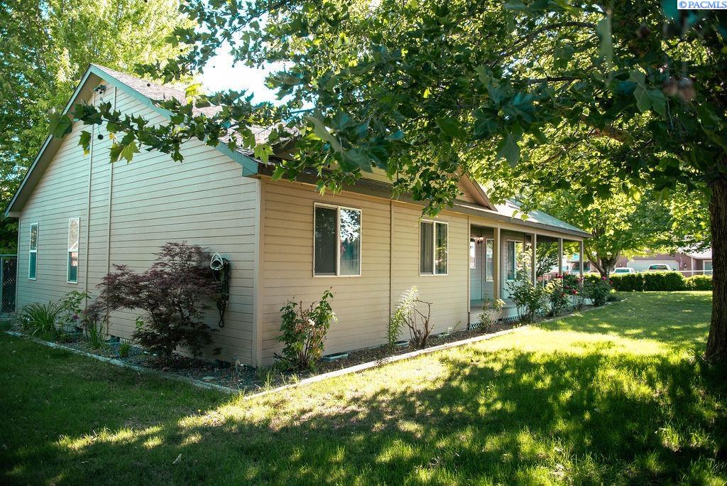 506 Dozer Ct