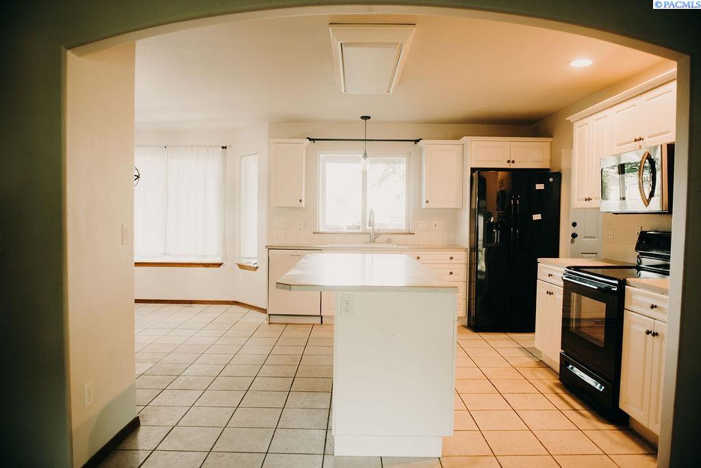 506 Dozer Ct