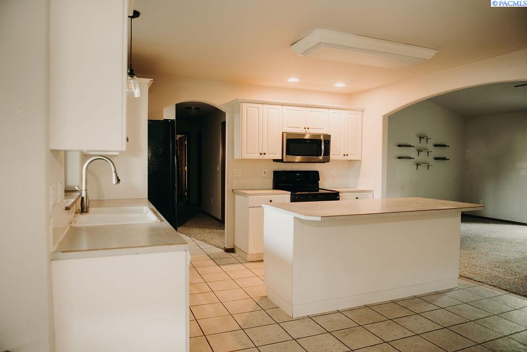 506 Dozer Ct