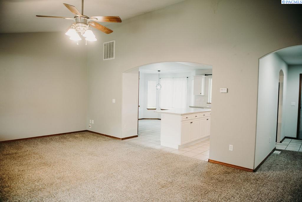 506 Dozer Ct