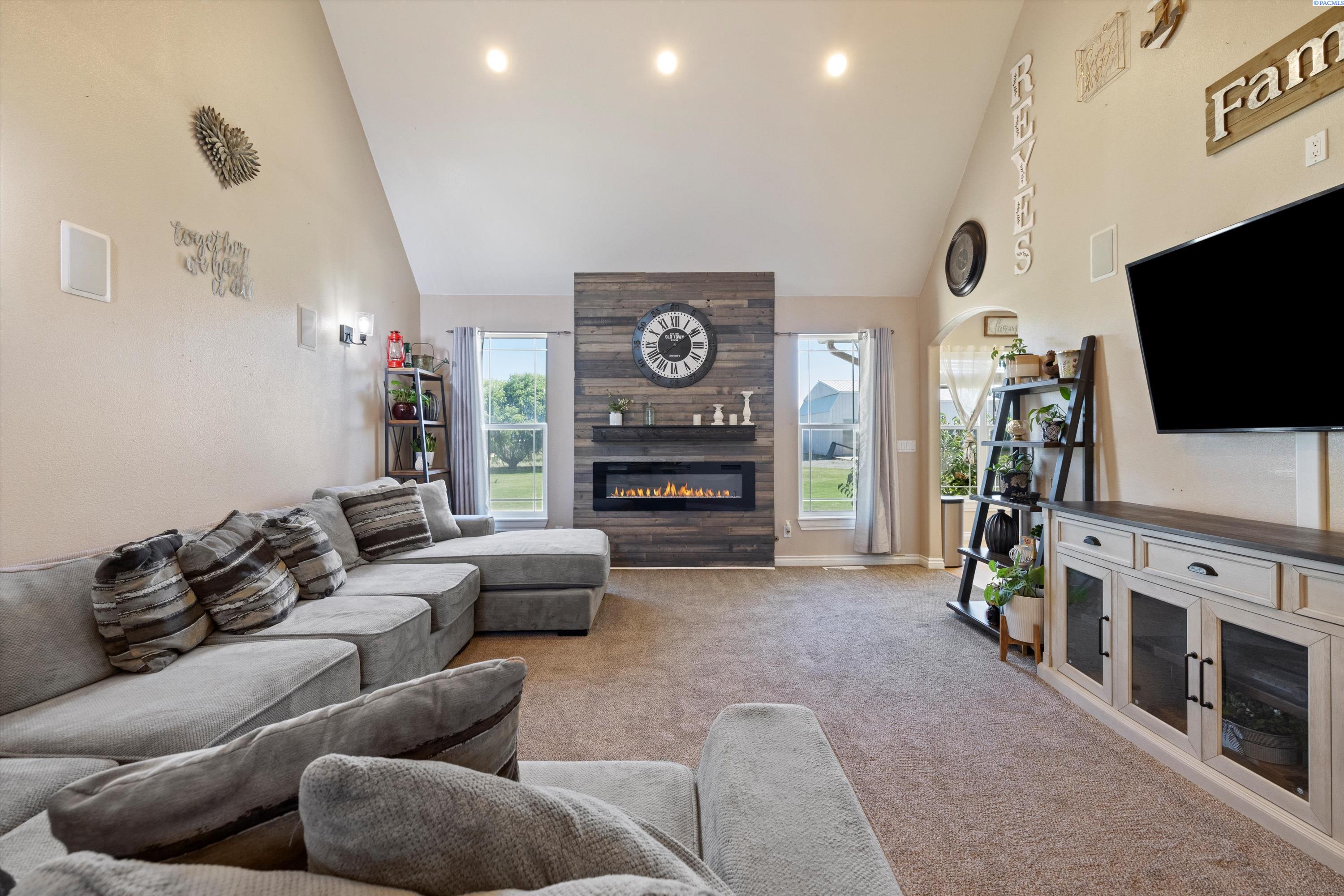 5832 Overton Rd