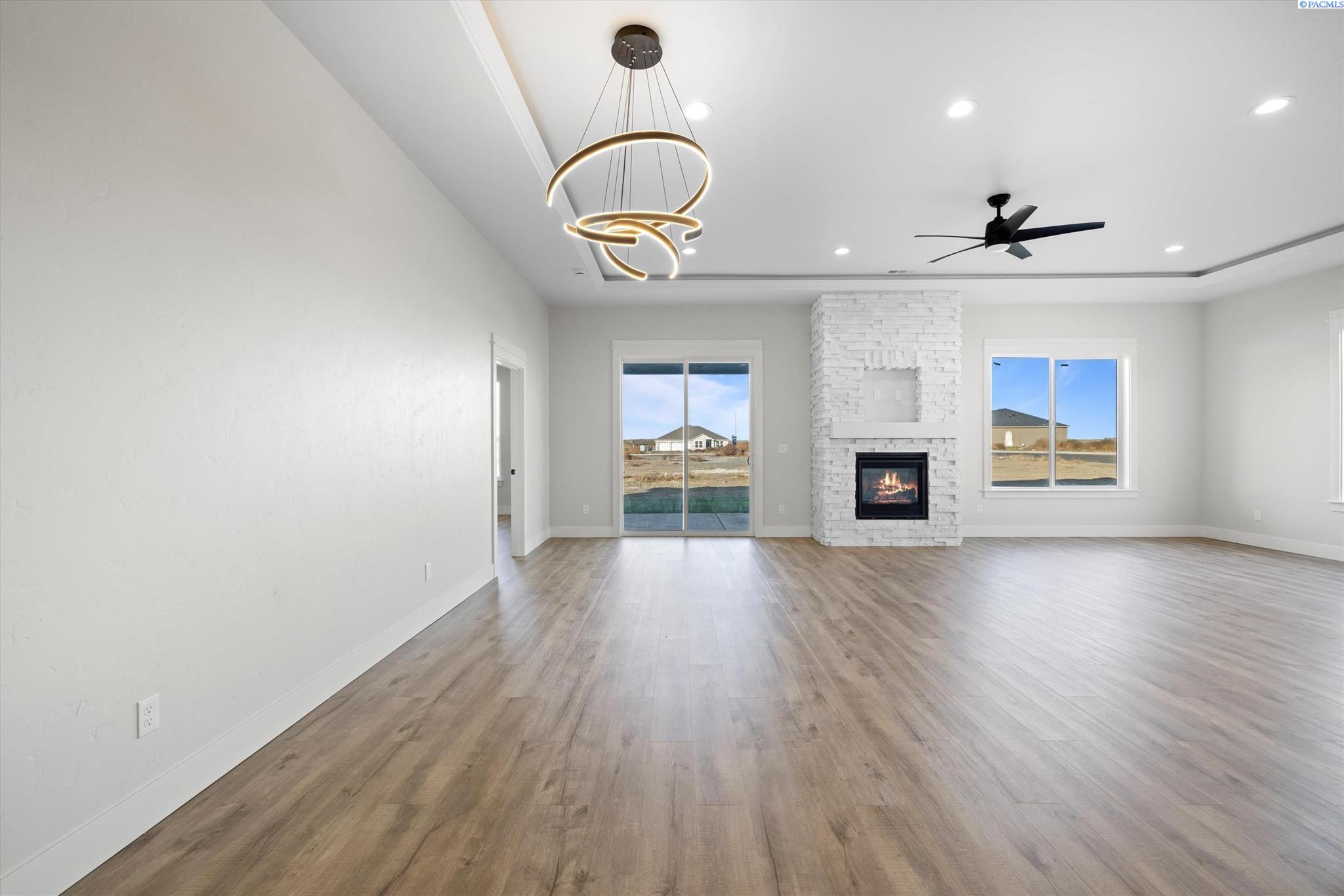 8409 Silver Mound