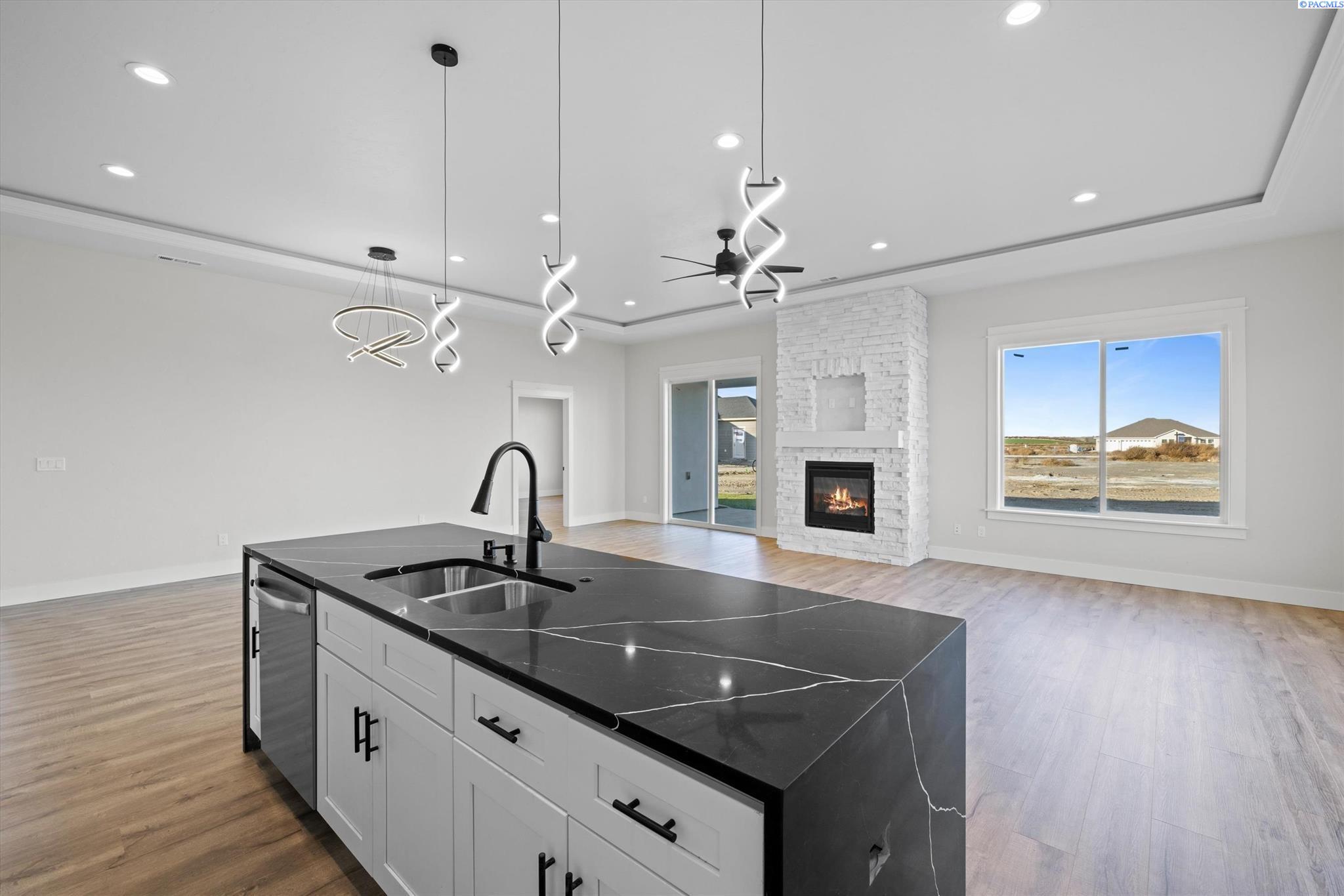 8409 Silver Mound