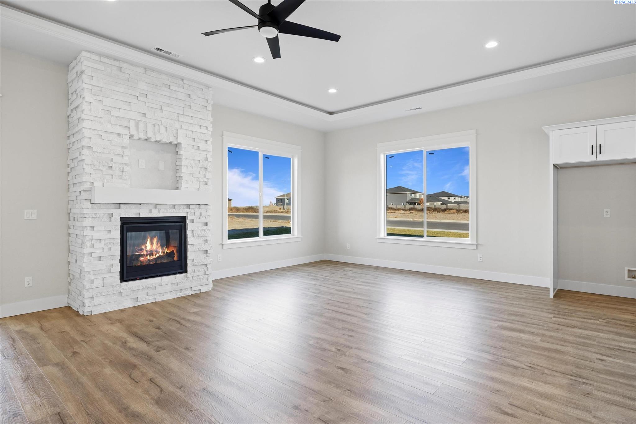 8409 Silver Mound
