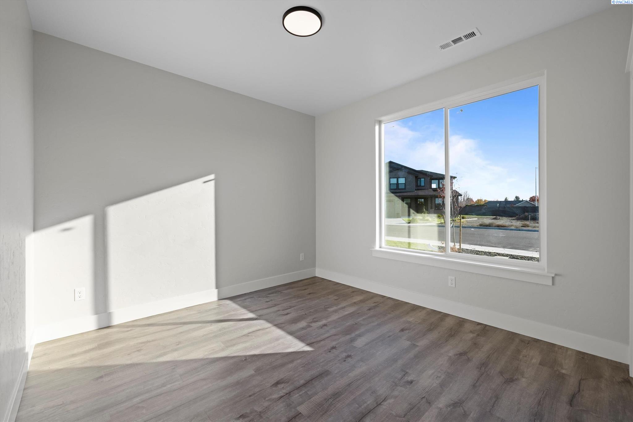 8409 Silver Mound
