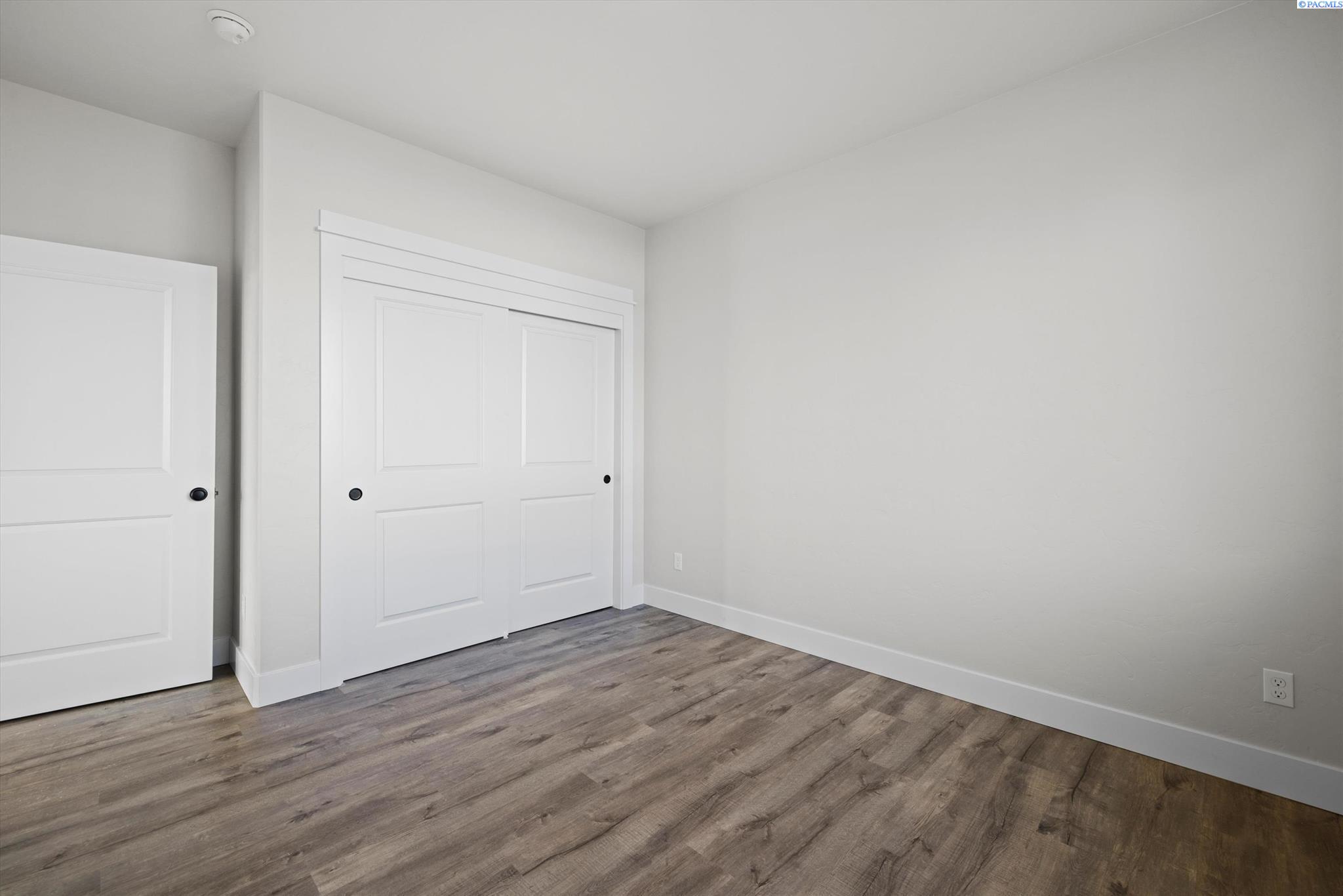 8409 Silver Mound
